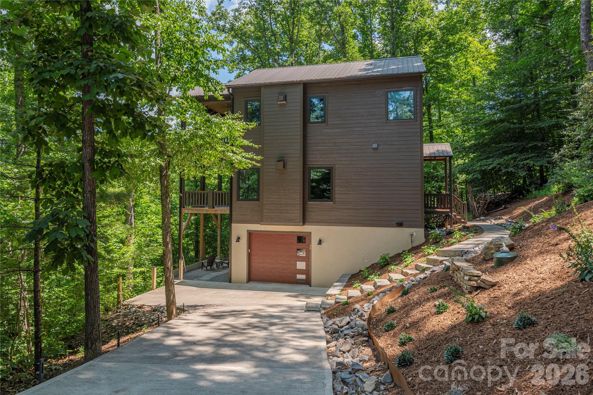 Private natural setting - 30 Garren View Drive, Fairview