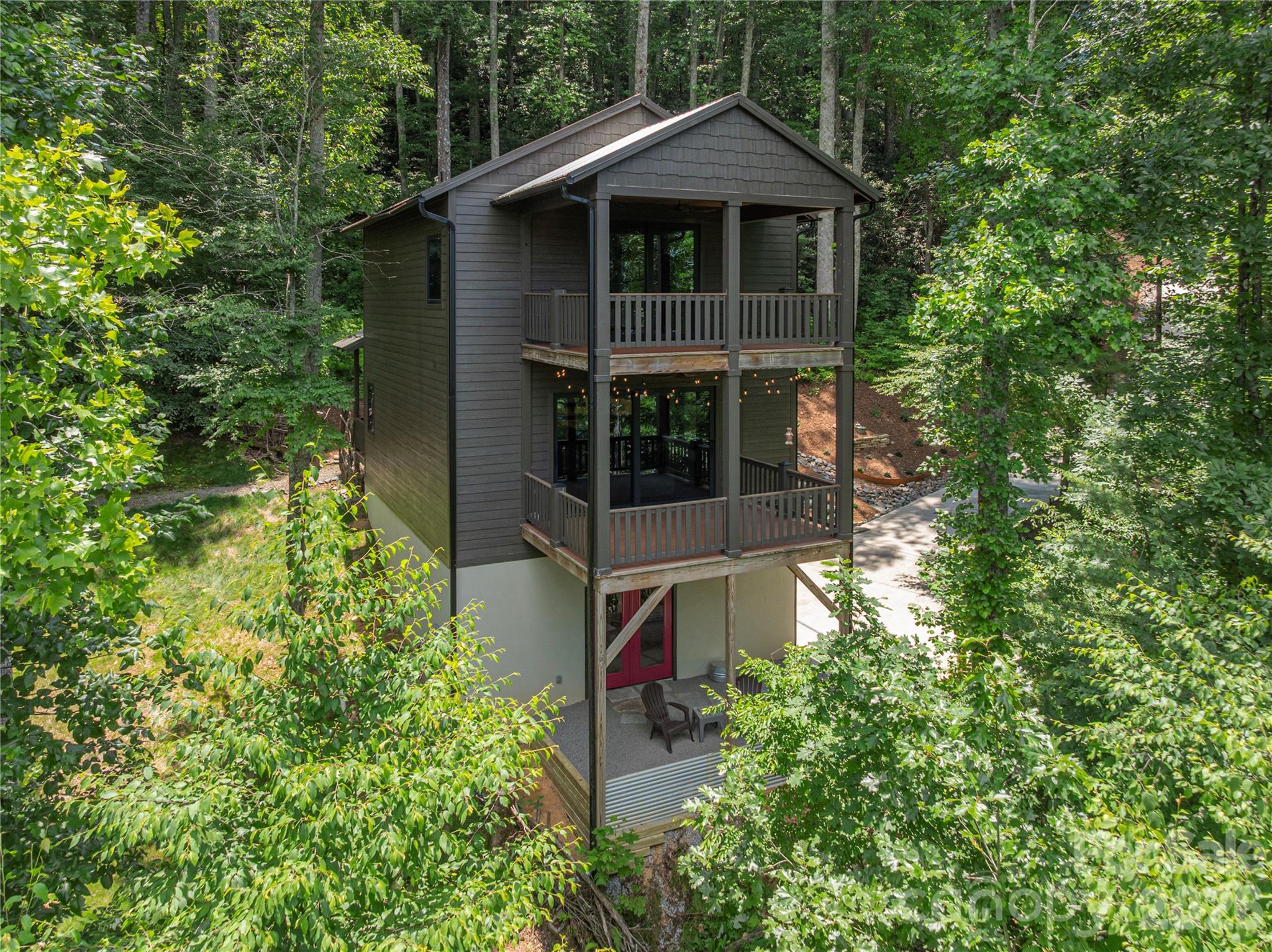 Contemporary guest home with treehouse vibe - 28 & 30 Garren View Drive, Fairview
