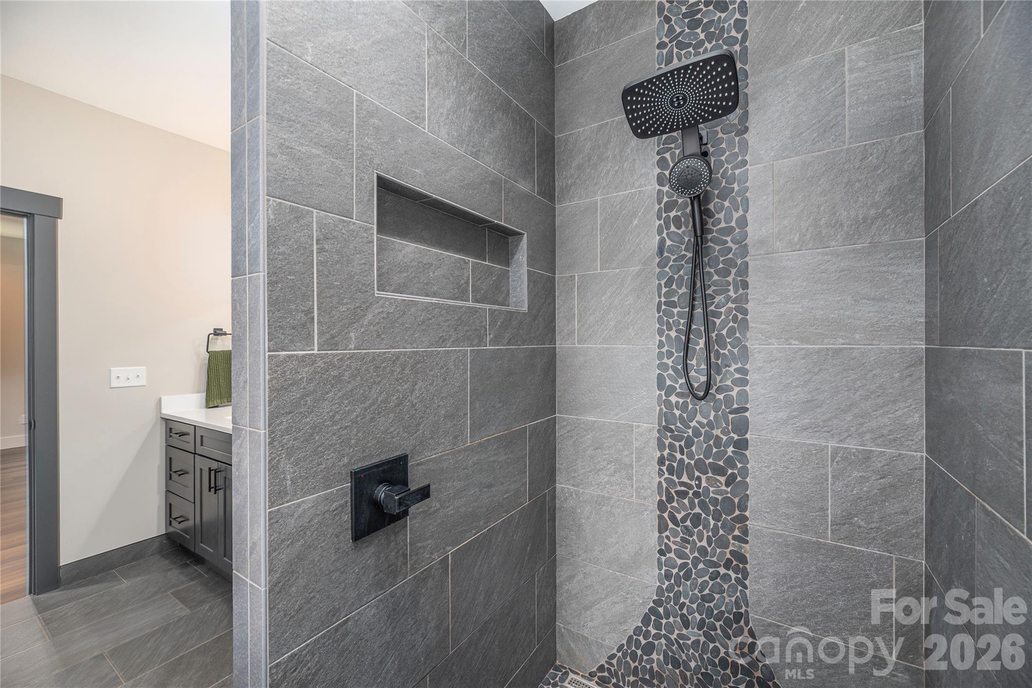 Barrier-free walk-in shower - 28 & 30 Garren View Drive, Fairview