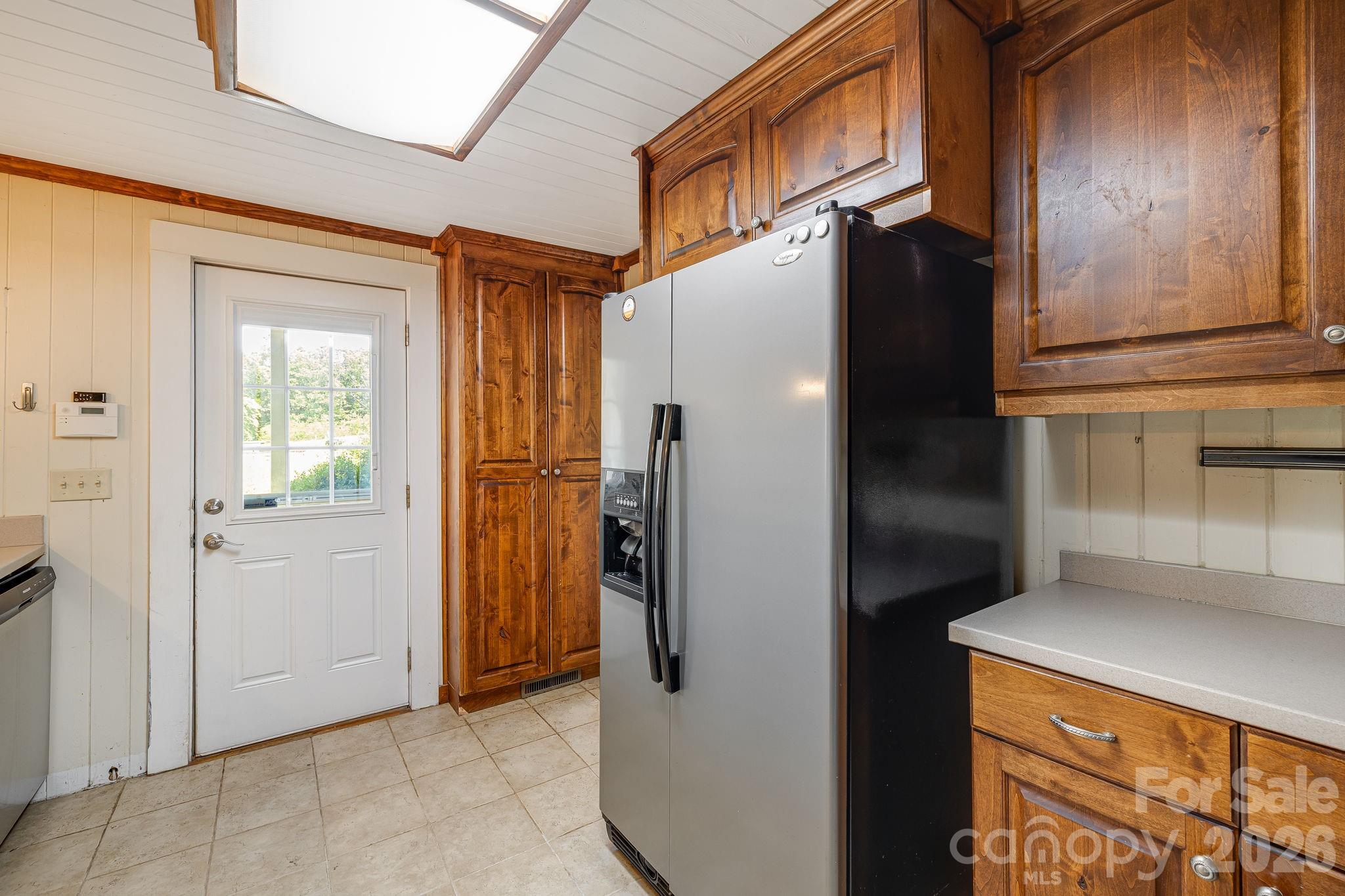 Kitchen, main entrance - 111 Bible School Road, Lake Lure