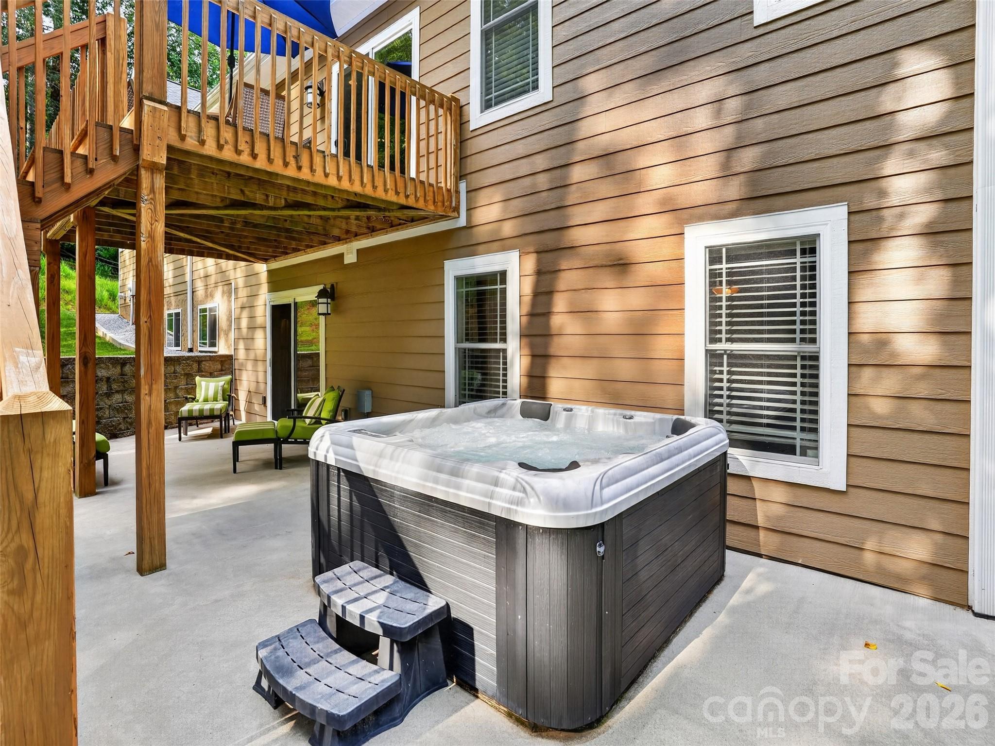 A beautiful hot tub for the whole family to enjoy - 290 Sweetwater Hills Drive, Hendersonville