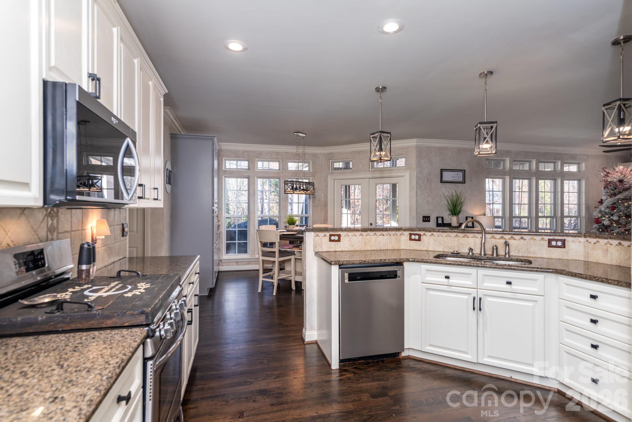 Single Family Residence at 130 Haddington Place, Mooresville, photo 2 of 25
