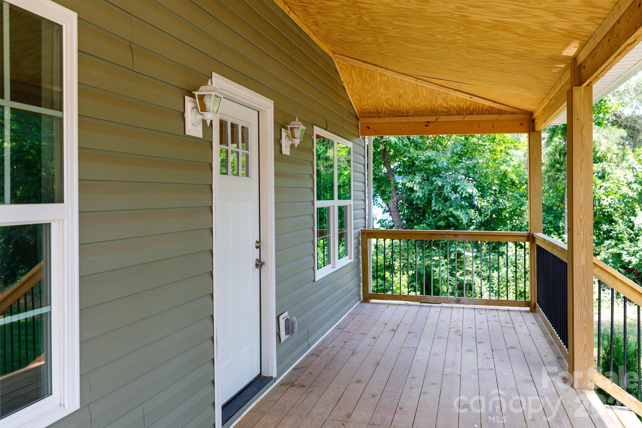 Single Family Residence at 314 Friedheim Road, Rock Hill, photo 3 of 27