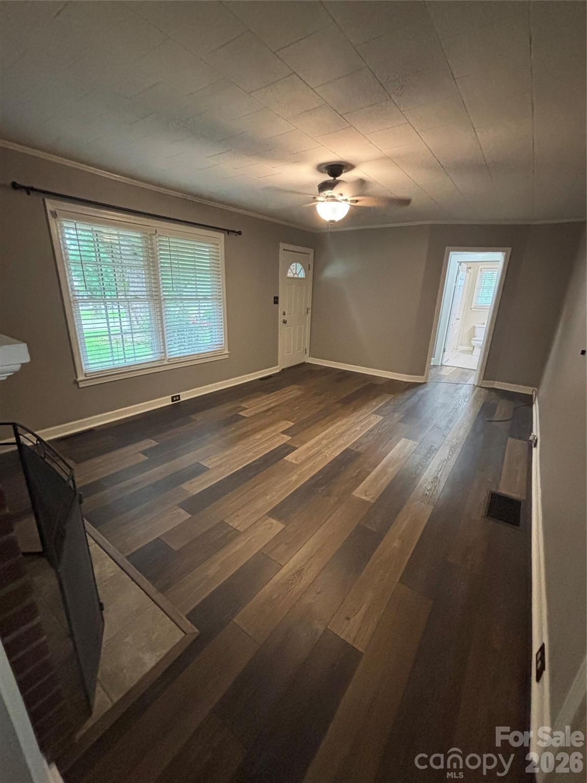 Single Family Residence at 327 Arrowood Street SE, Lenoir, photo 2 of 13