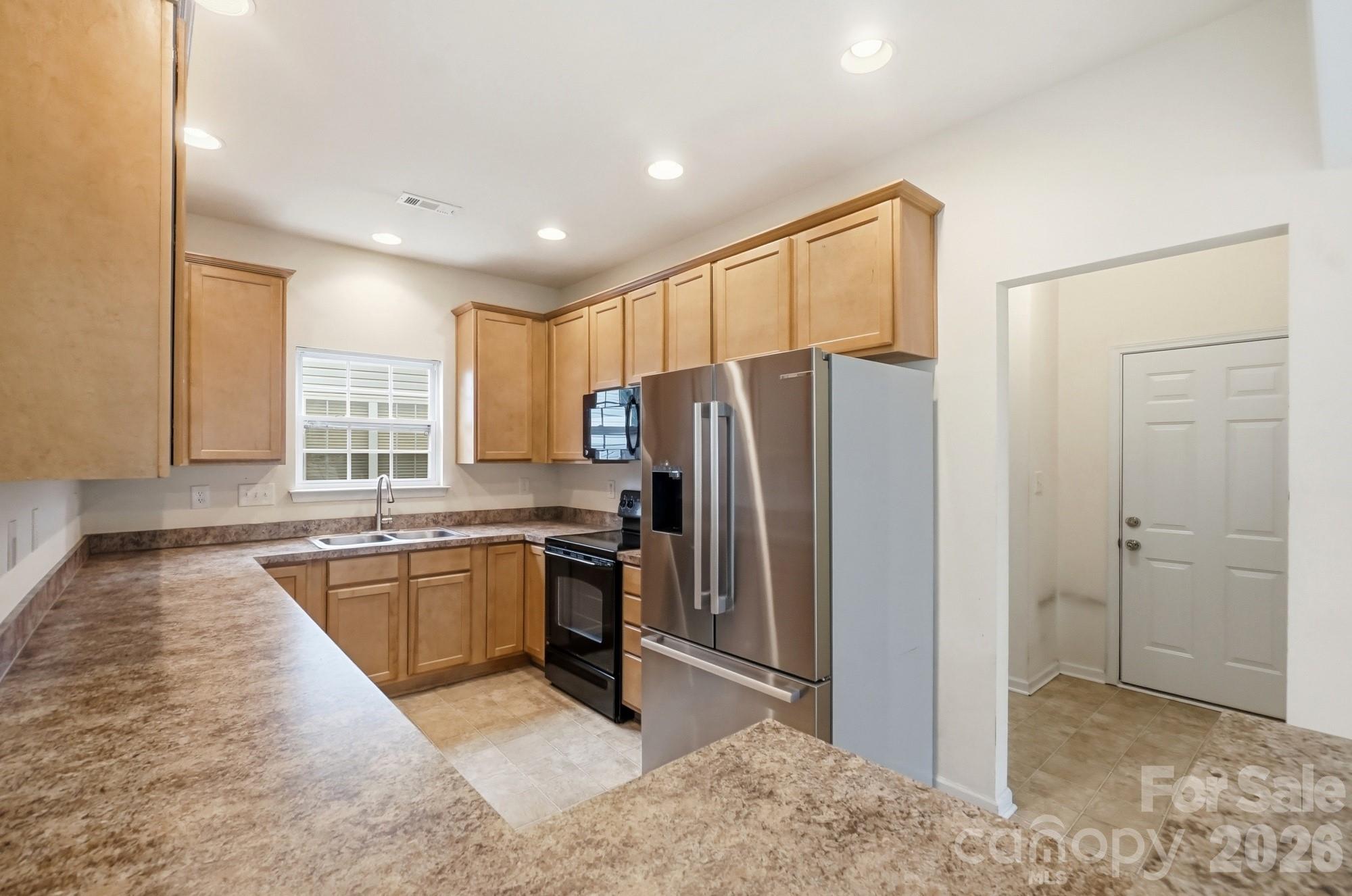 Single Family Residence at 1220 Afternoon Sun Road, Matthews, photo 10 of 34