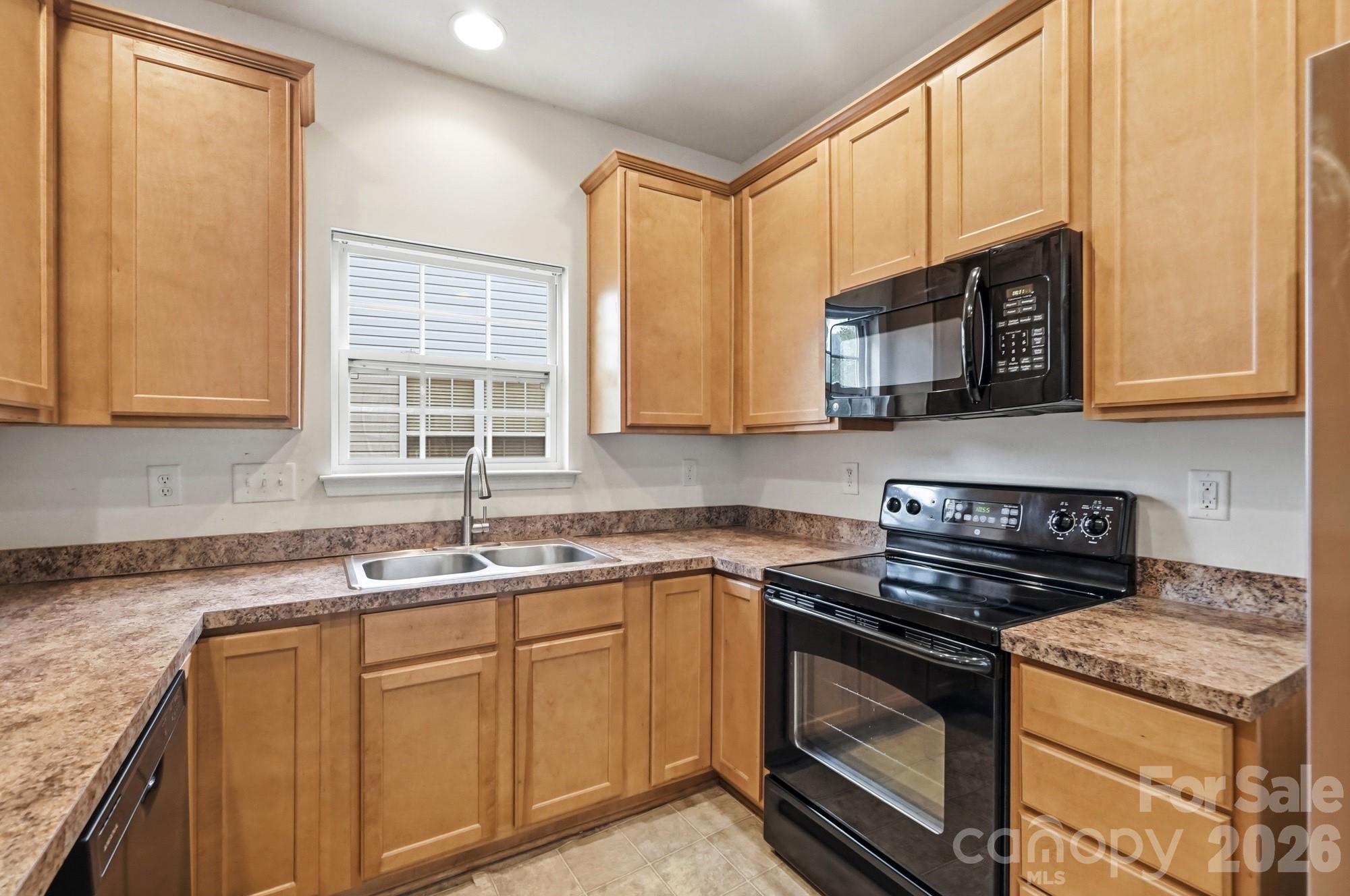 Single Family Residence at 1220 Afternoon Sun Road, Matthews, photo 11 of 34
