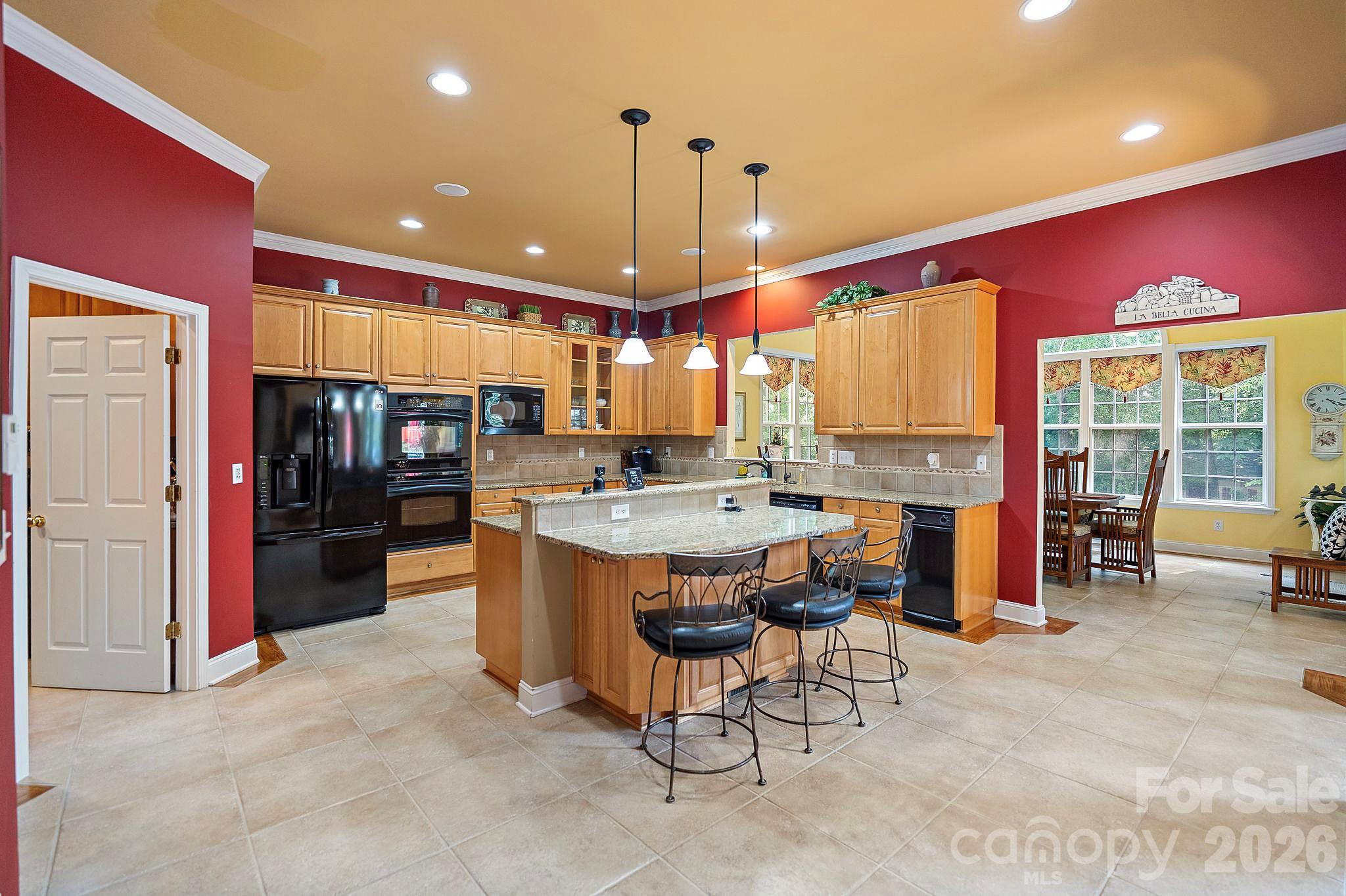 Single Family Residence at 10108 Squires Way, Cornelius, photo 10 of 47