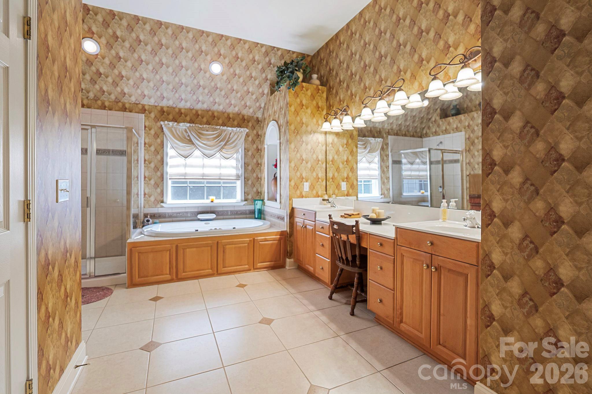 Single Family Residence at 10108 Squires Way, Cornelius, photo 20 of 47