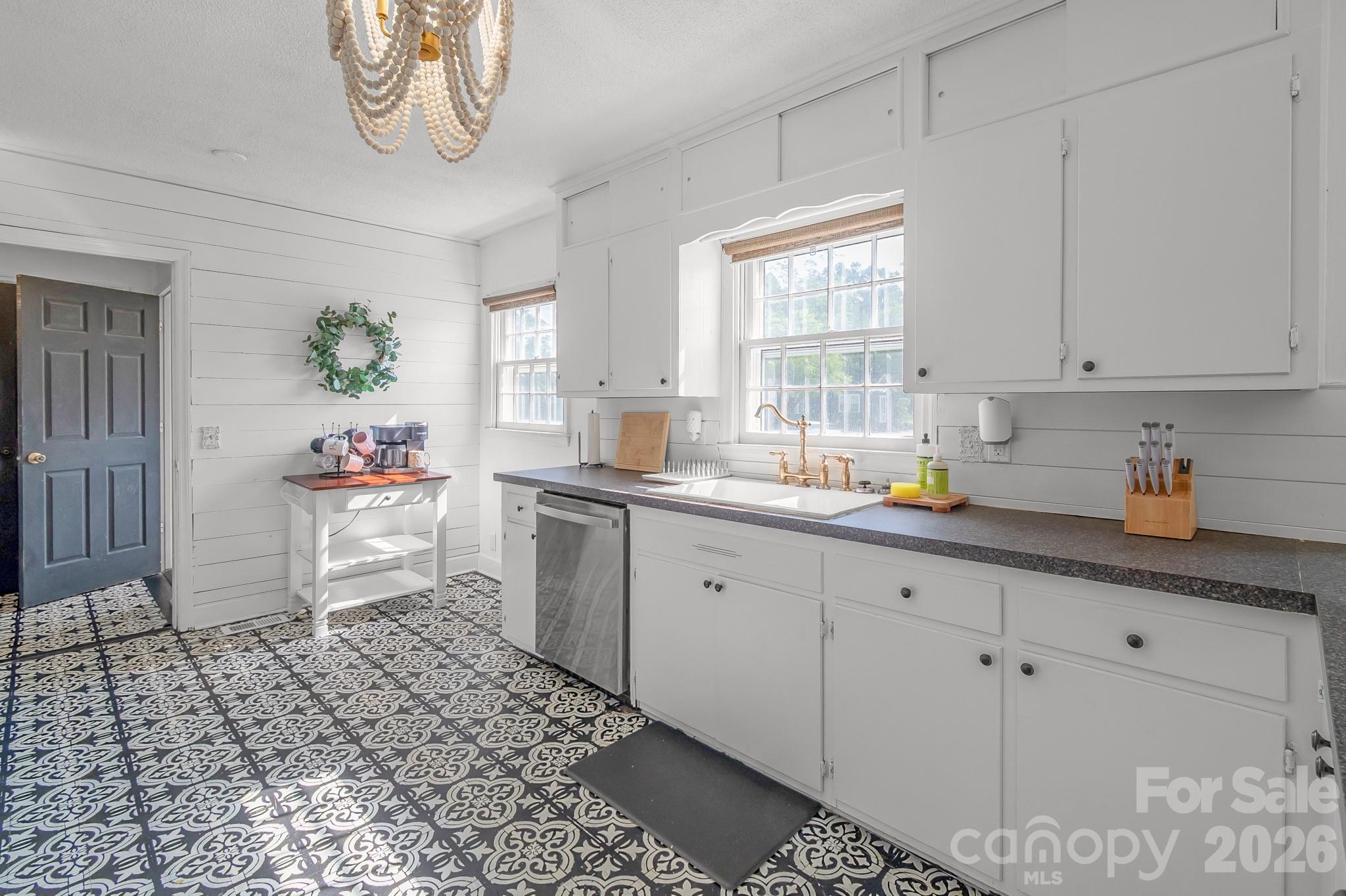 Single Family Residence at 316 S Matson Street, Kershaw, photo 21 of 45