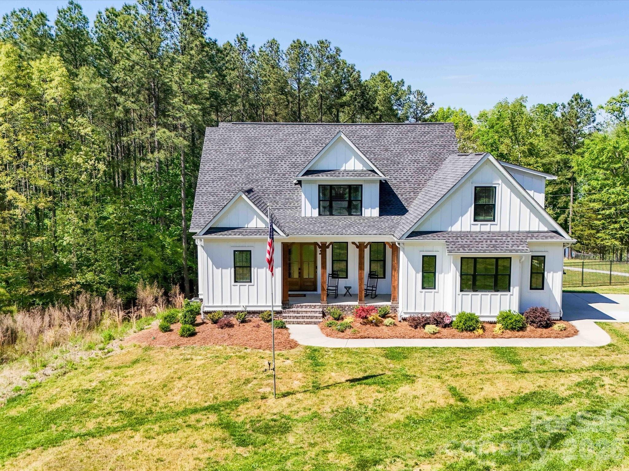 Single Family Residence at 4588 Rinaldo Road, York, photo 2 of 48