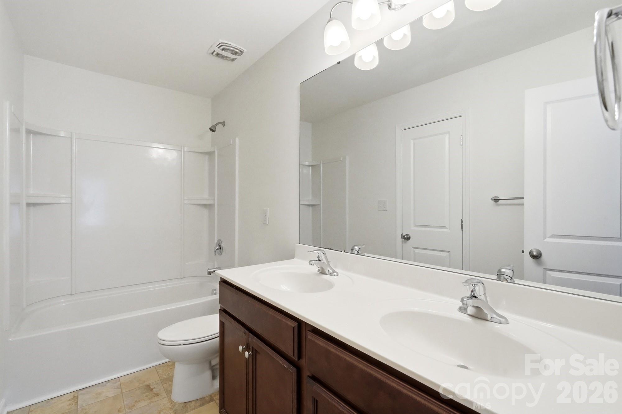 Full Bathroom 1 - 137 Rippling Water Drive, Mount Holly