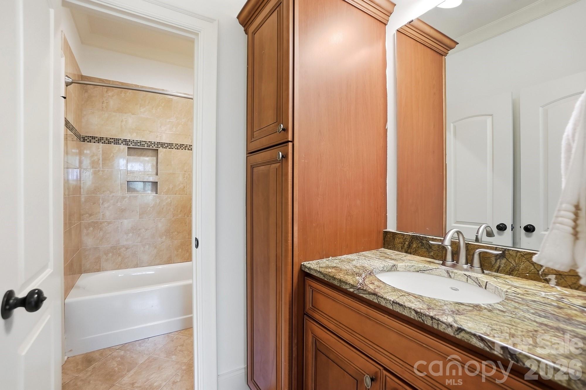 Single Family Residence at 13302 Bally Bunnion Way, Davidson, photo 31 of 48