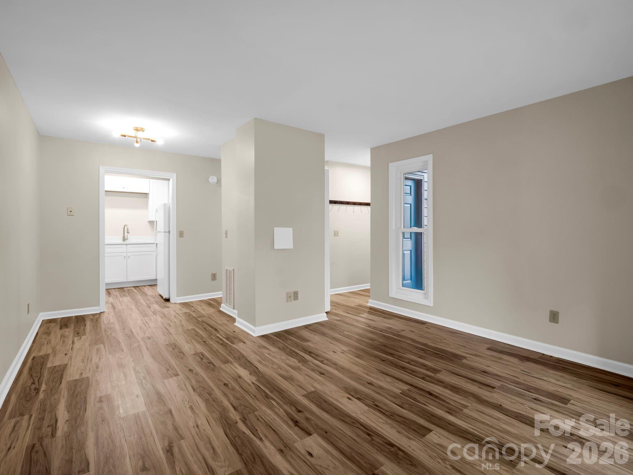 Move in ready, one level easyliving - 520 Courtwood Lane, Hendersonville