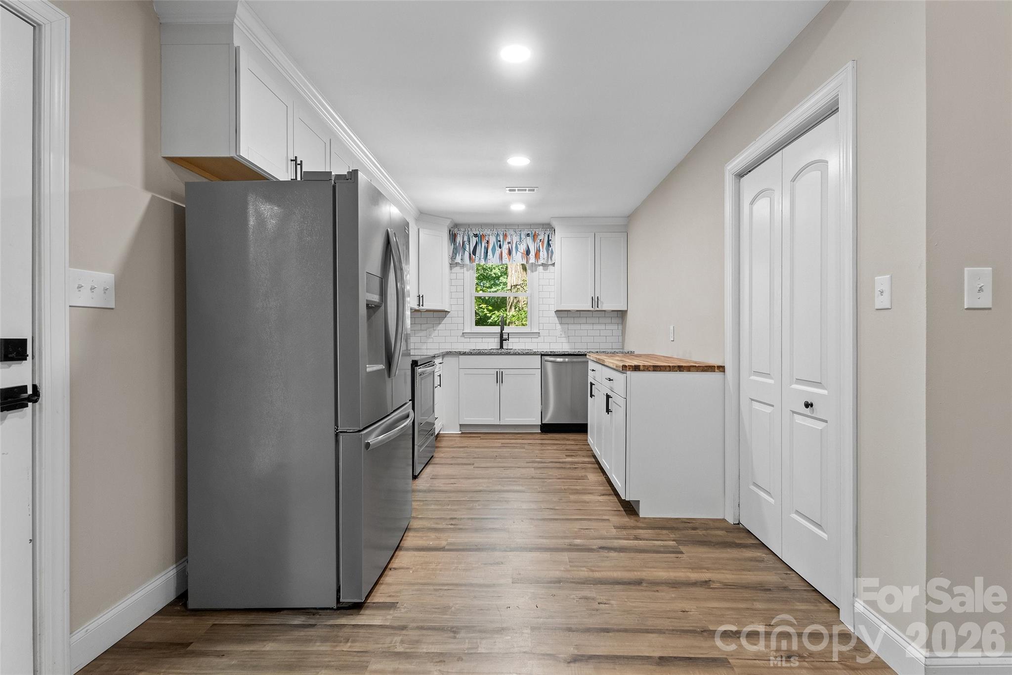 Single Family Residence at 317 Jackson Place, Matthews, photo 10 of 36