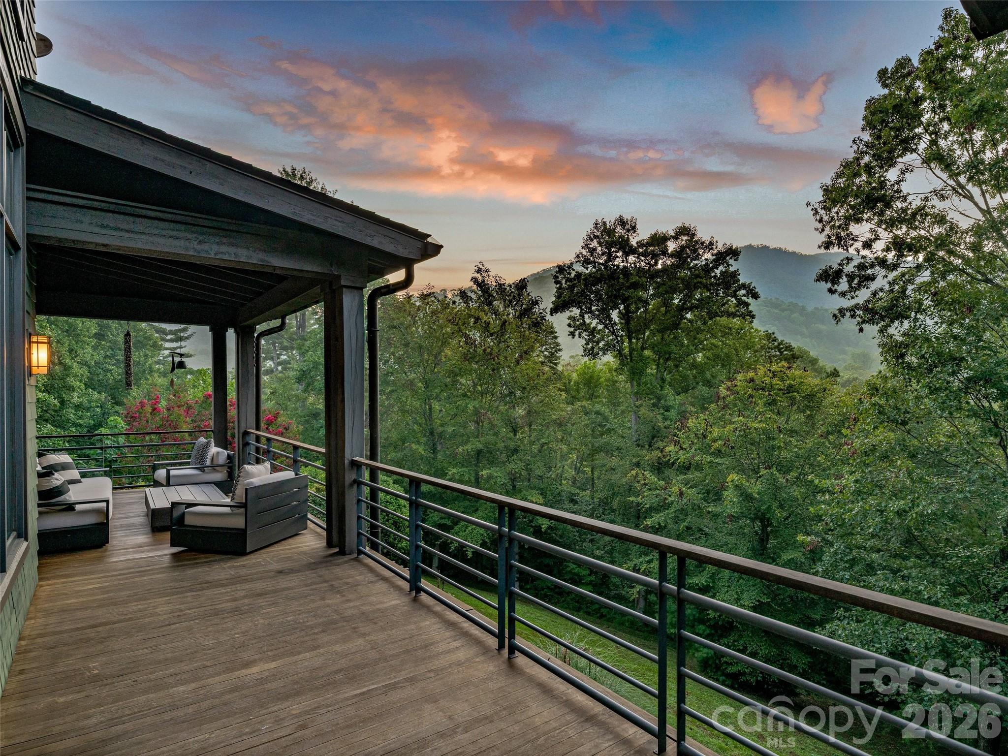 Views, Privacy and easy access to Asheville, Weaverville and Blue Ridge Parkway - 39 Ox bow Crossing, Weaverville
