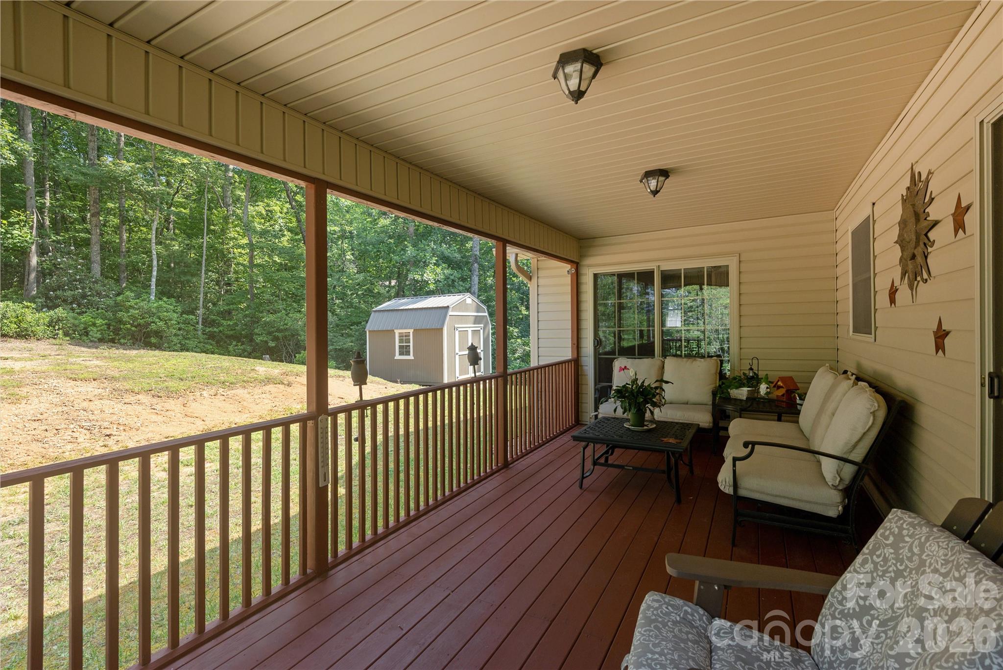 Relax on the covered porch - 59 Smalltown Trail, Brevard
