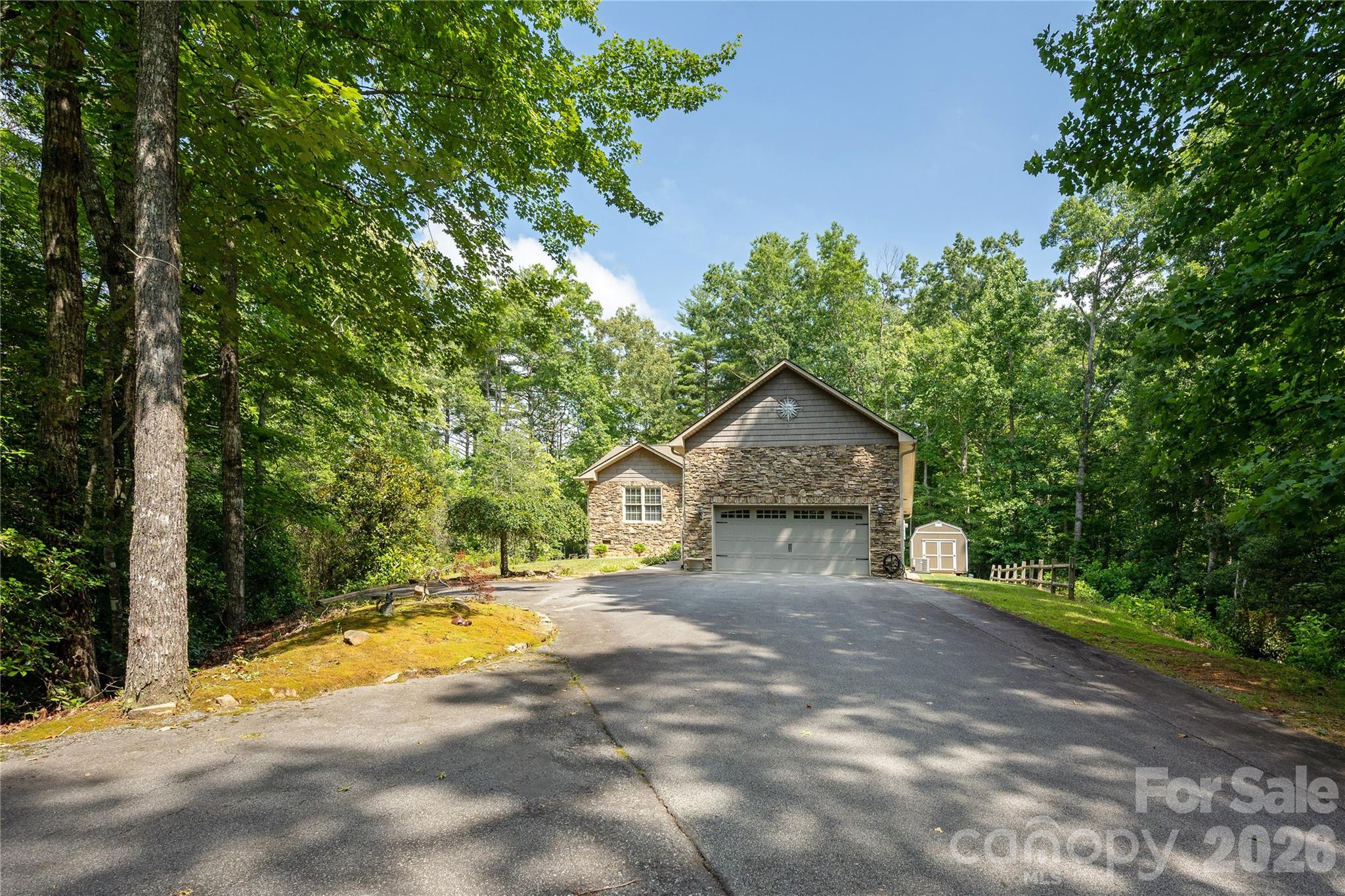 Welcome Home! - 59 Smalltown Trail, Brevard