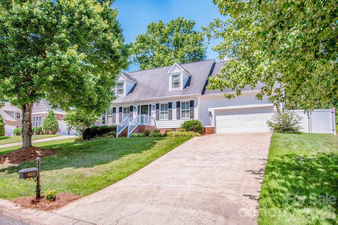 Stately sits on high ground. - 921 Argyle Court, Statesville