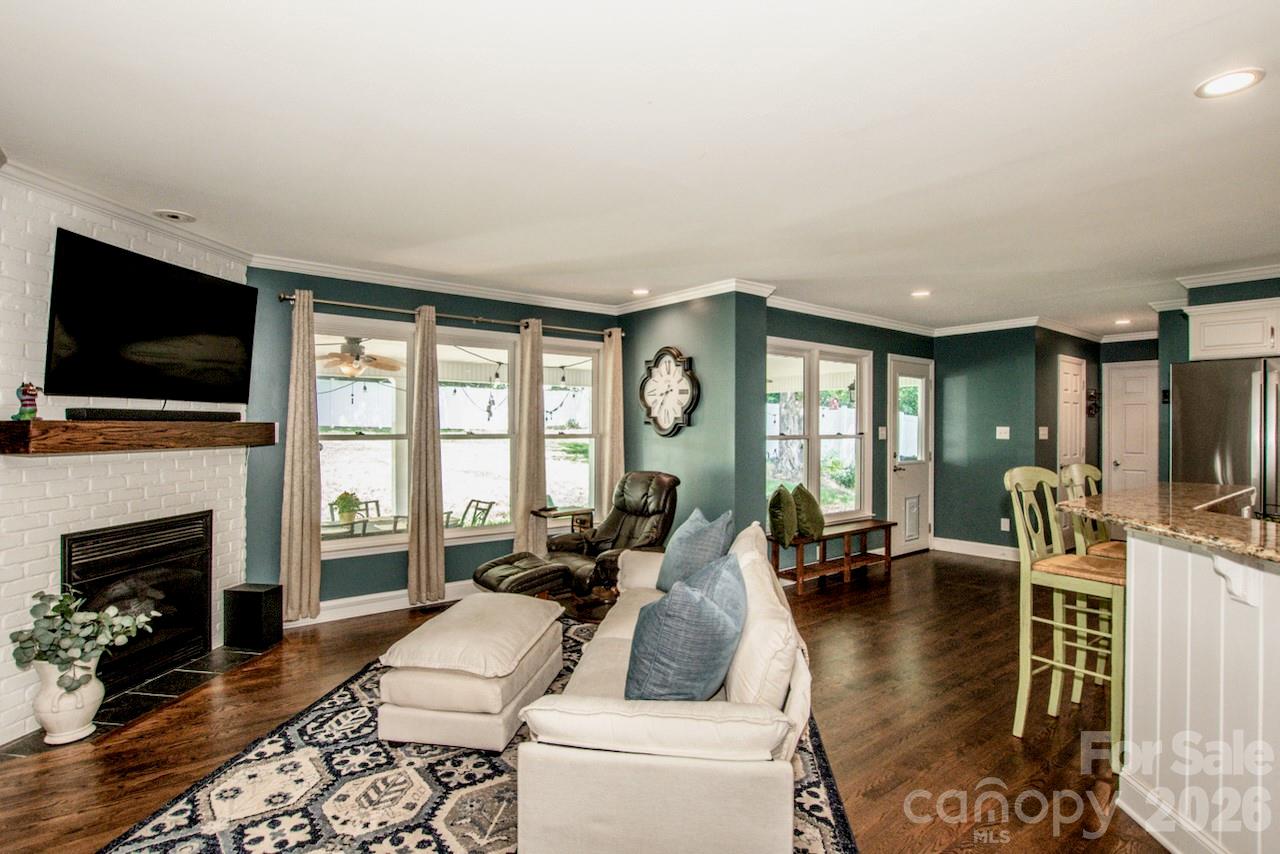 Lovely painted brick fireplace.... - 921 Argyle Court, Statesville