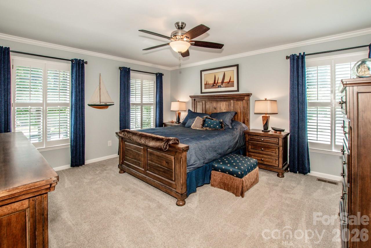 primary bedroom on main floor - 921 Argyle Court, Statesville