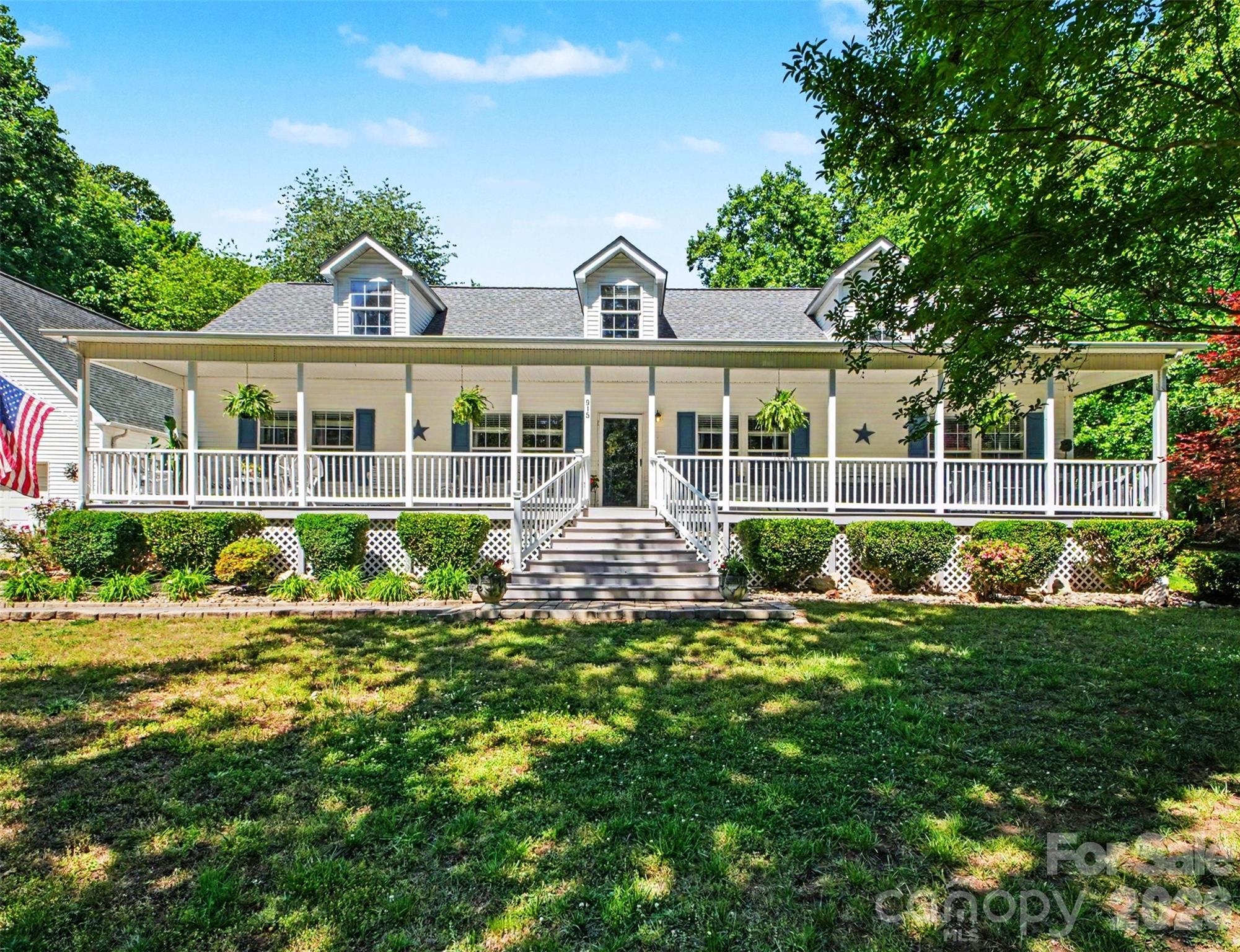 Single Family Residence at 915 Ostwalt Amity Road, Statesville, photo 4 of 37