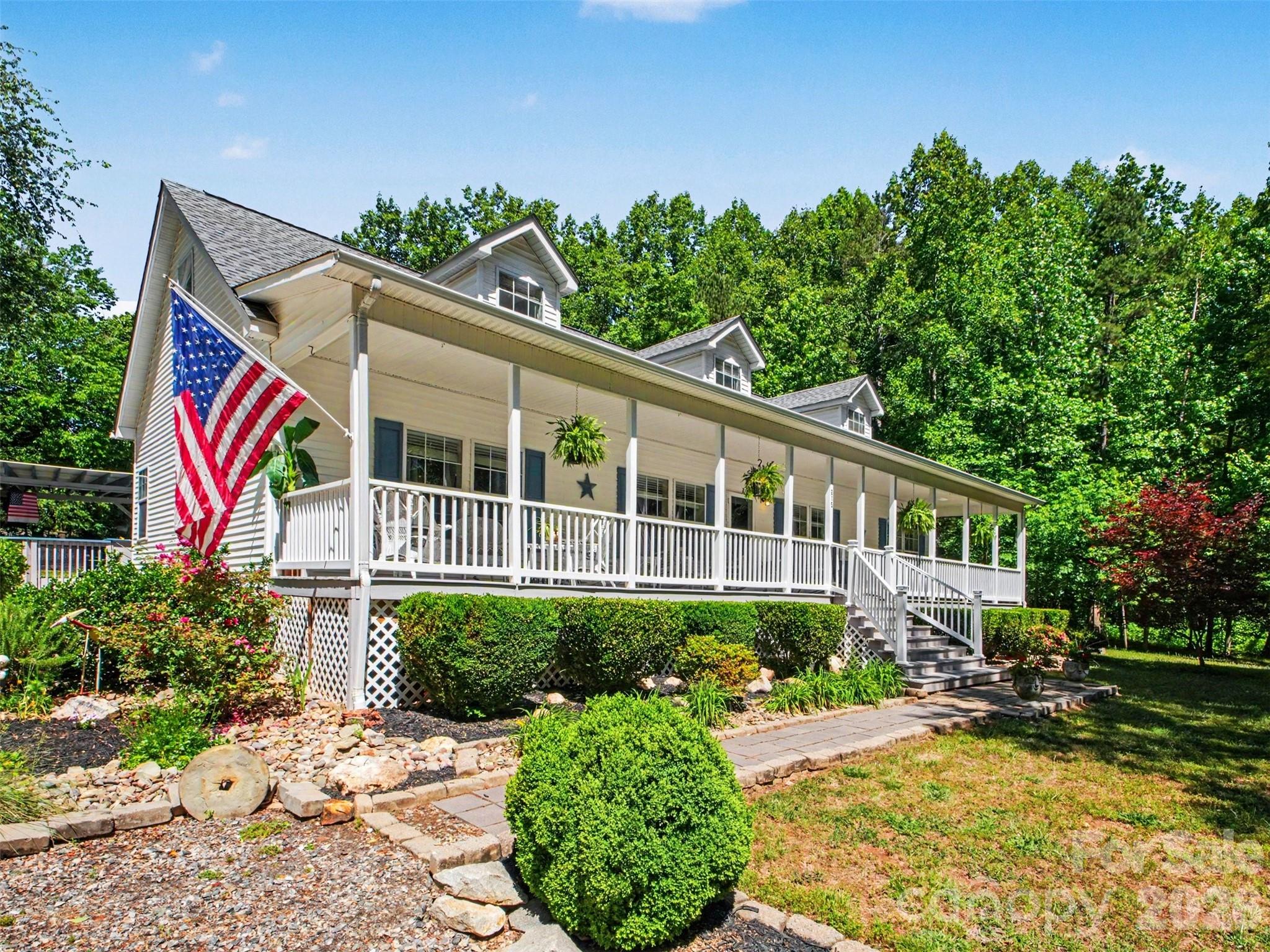 Single Family Residence at 915 Ostwalt Amity Road, Statesville, photo 5 of 37
