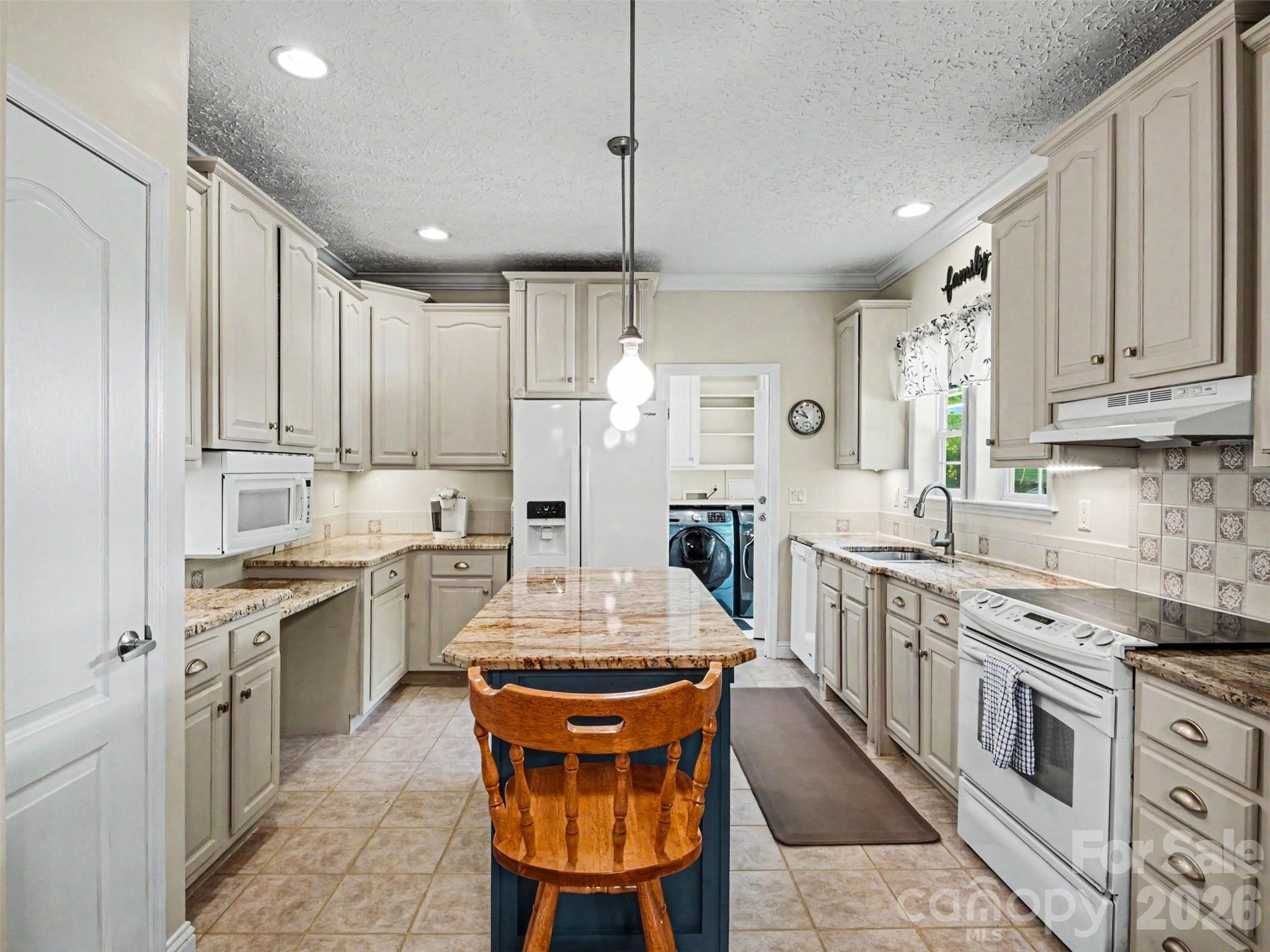 Single Family Residence at 915 Ostwalt Amity Road, Statesville, photo 12 of 37