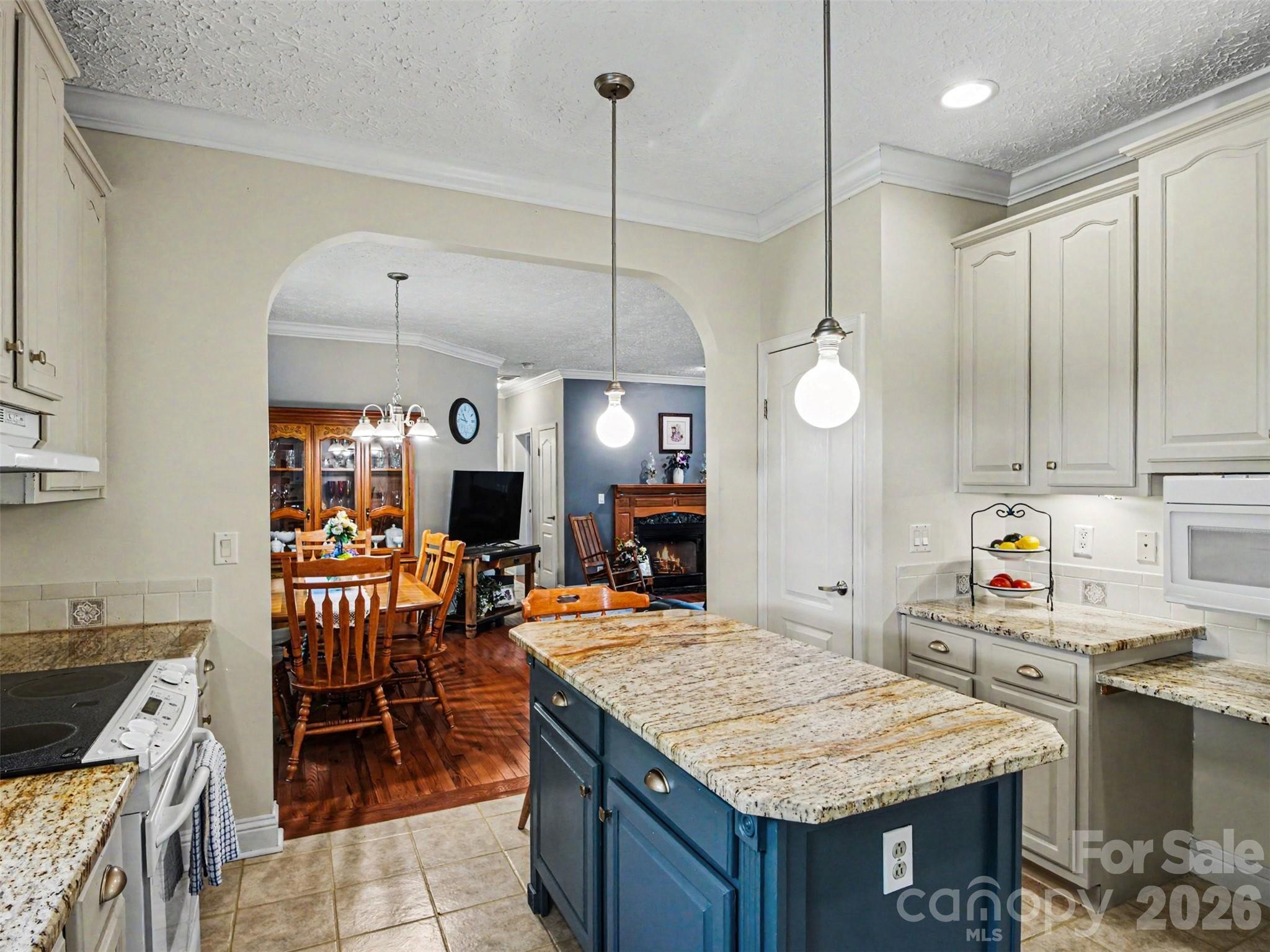 Single Family Residence at 915 Ostwalt Amity Road, Statesville, photo 13 of 37