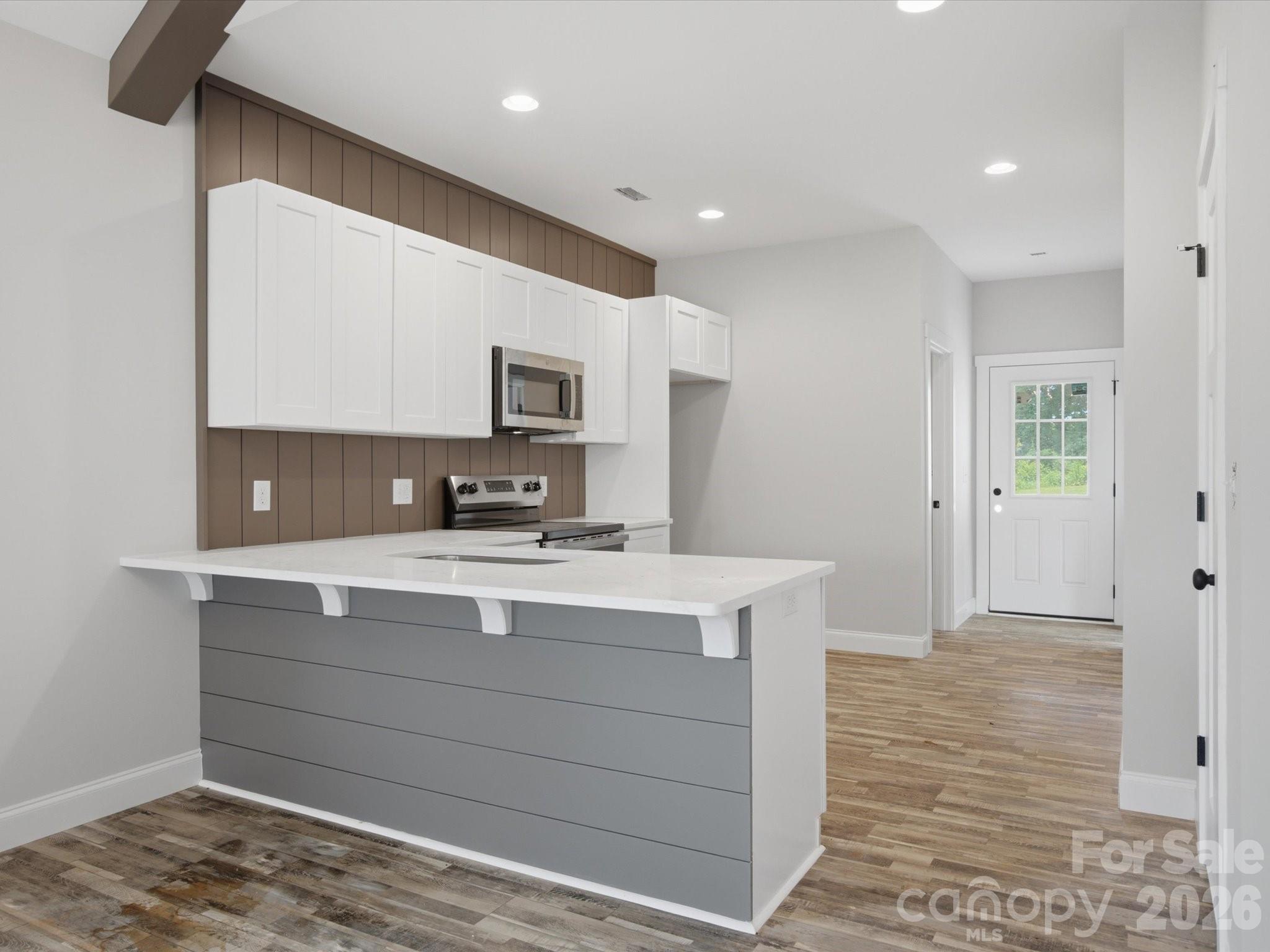 Single Family Residence at 1432 Blackbird Drive, Clover, photo 12 of 48