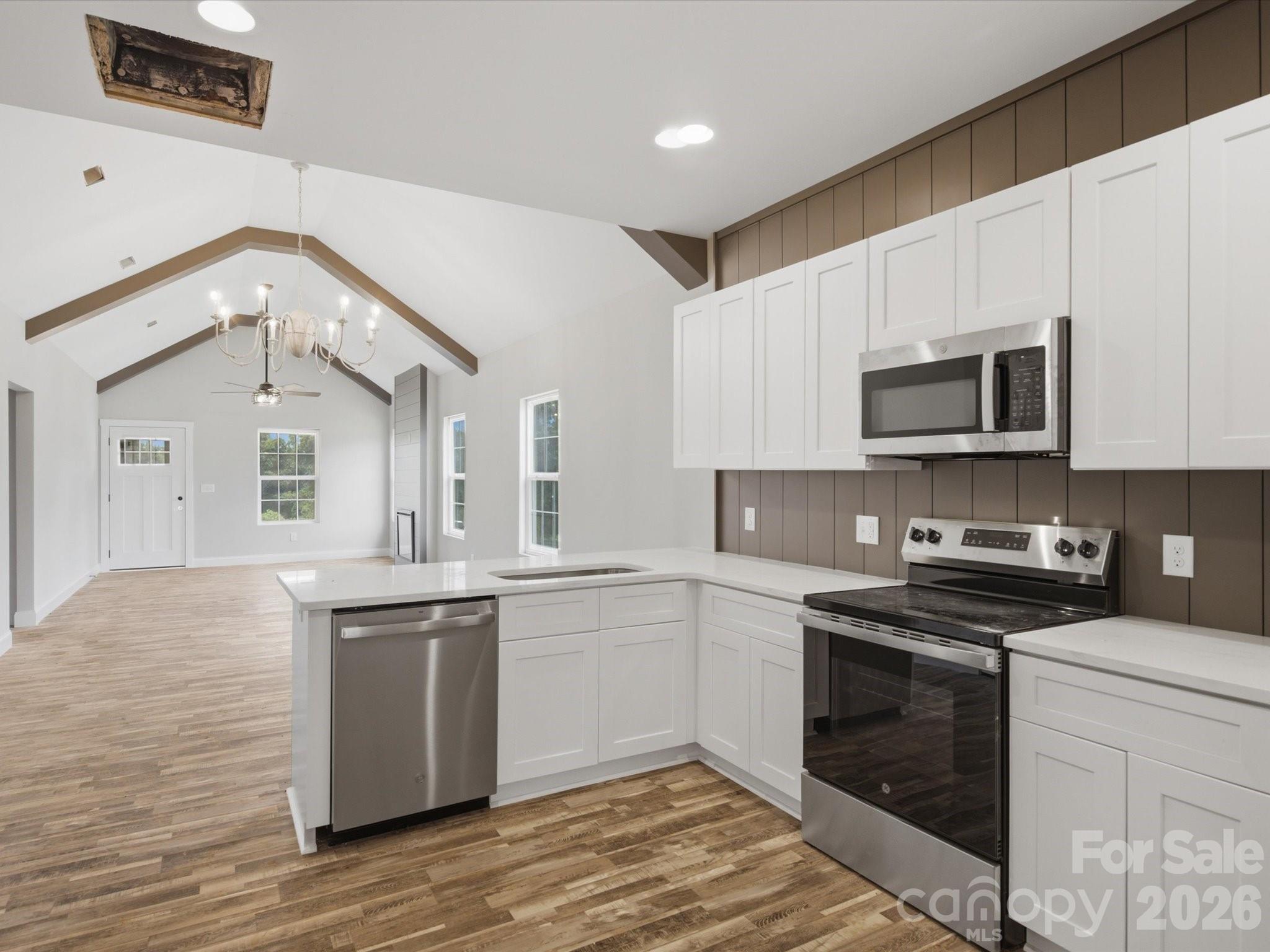 Single Family Residence at 1432 Blackbird Drive, Clover, photo 10 of 48