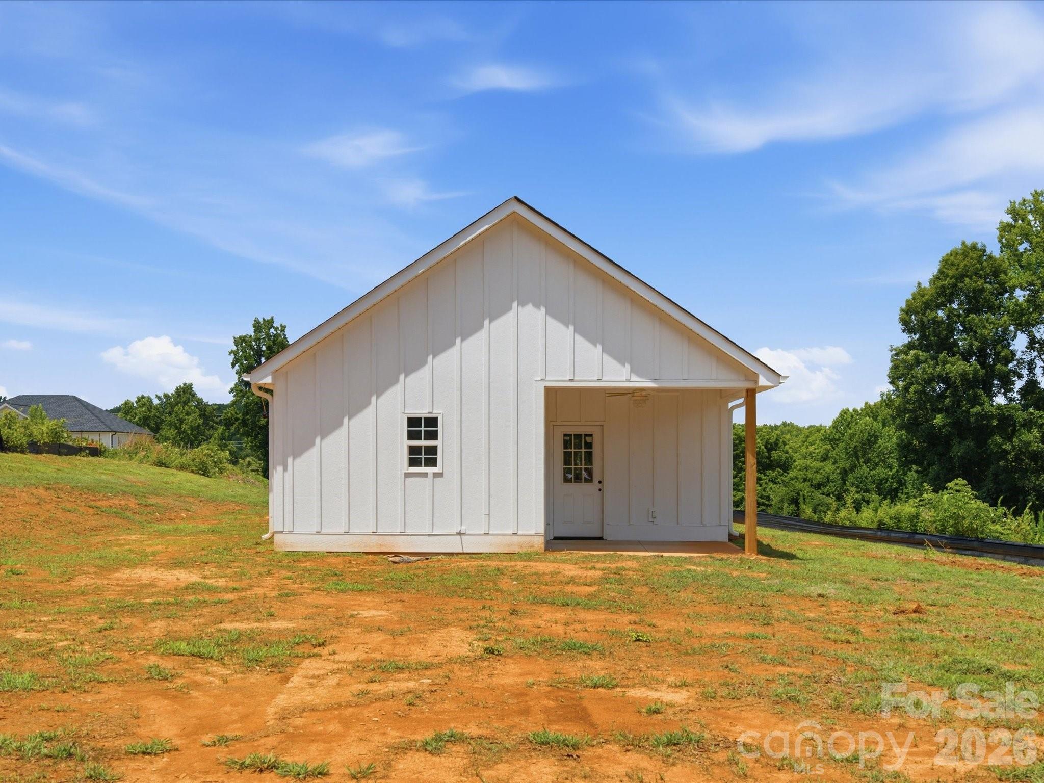 Single Family Residence at 1432 Blackbird Drive, Clover, photo 16 of 48