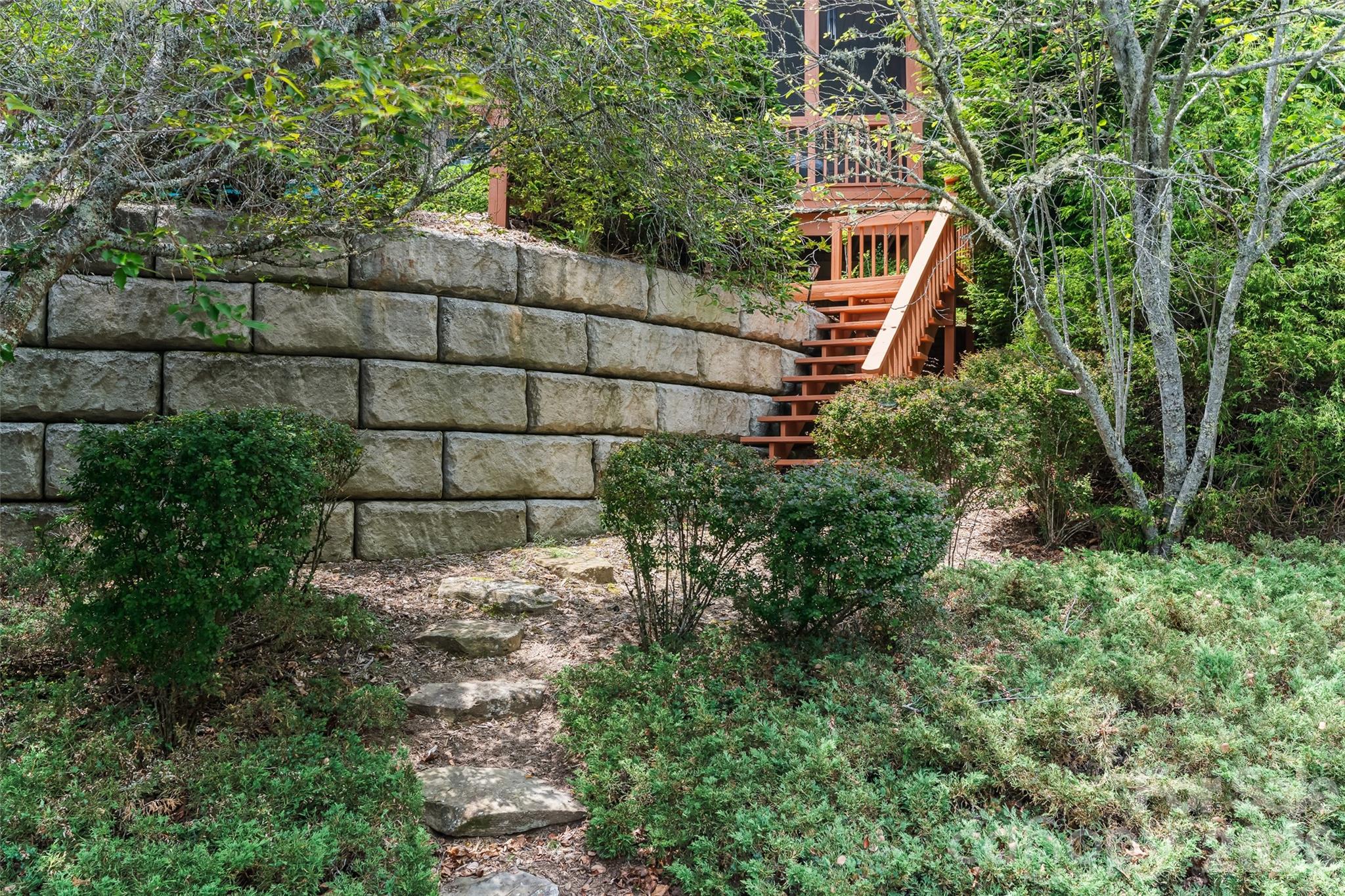 Steps to street below - 51 Duya Court, Brevard