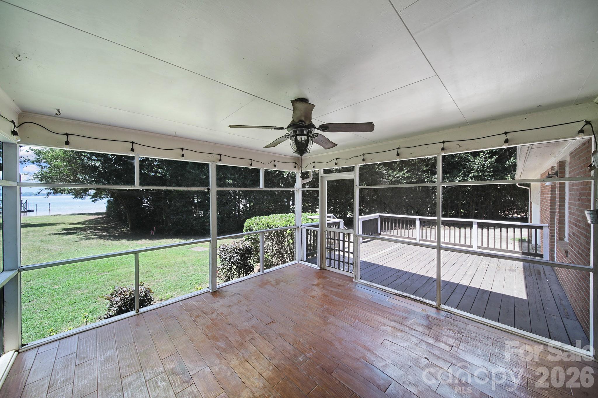 Single Family Residence at 704 Isle Of Pines Road, Mooresville, photo 11 of 25