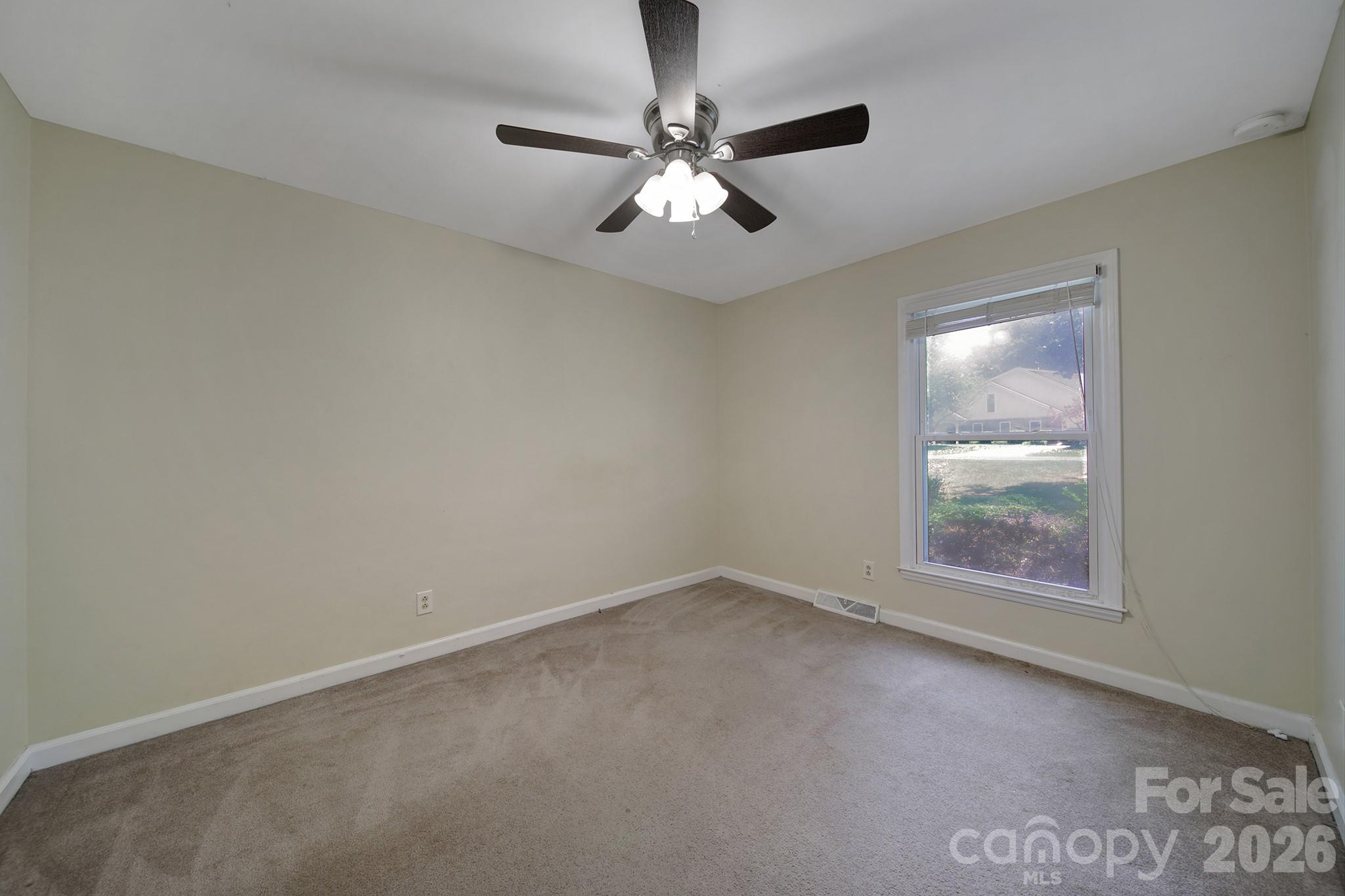 Single Family Residence at 704 Isle Of Pines Road, Mooresville, photo 14 of 25