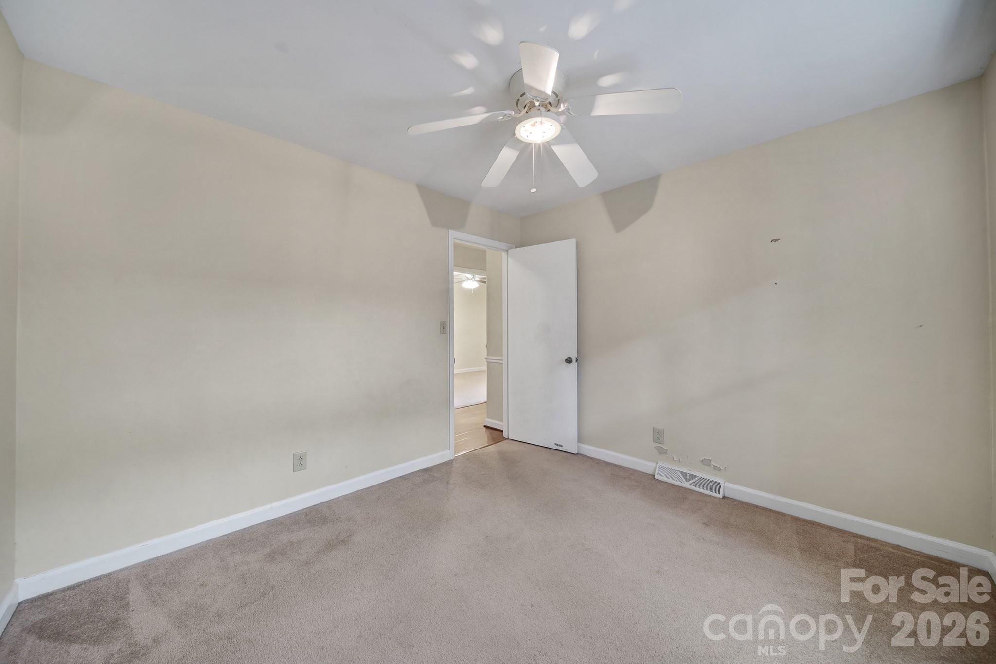 Single Family Residence at 704 Isle Of Pines Road, Mooresville, photo 15 of 25