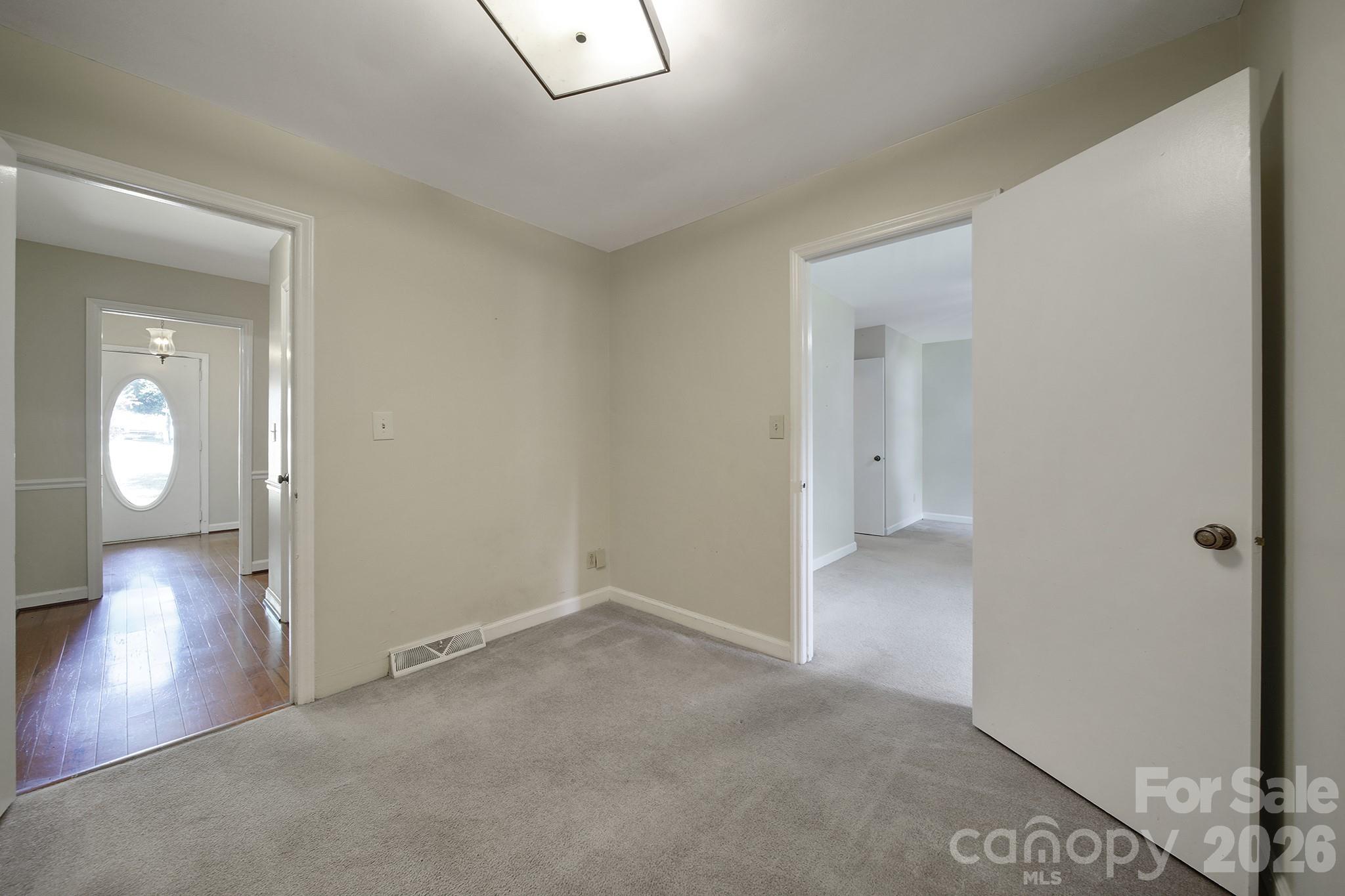 Single Family Residence at 704 Isle Of Pines Road, Mooresville, photo 20 of 25