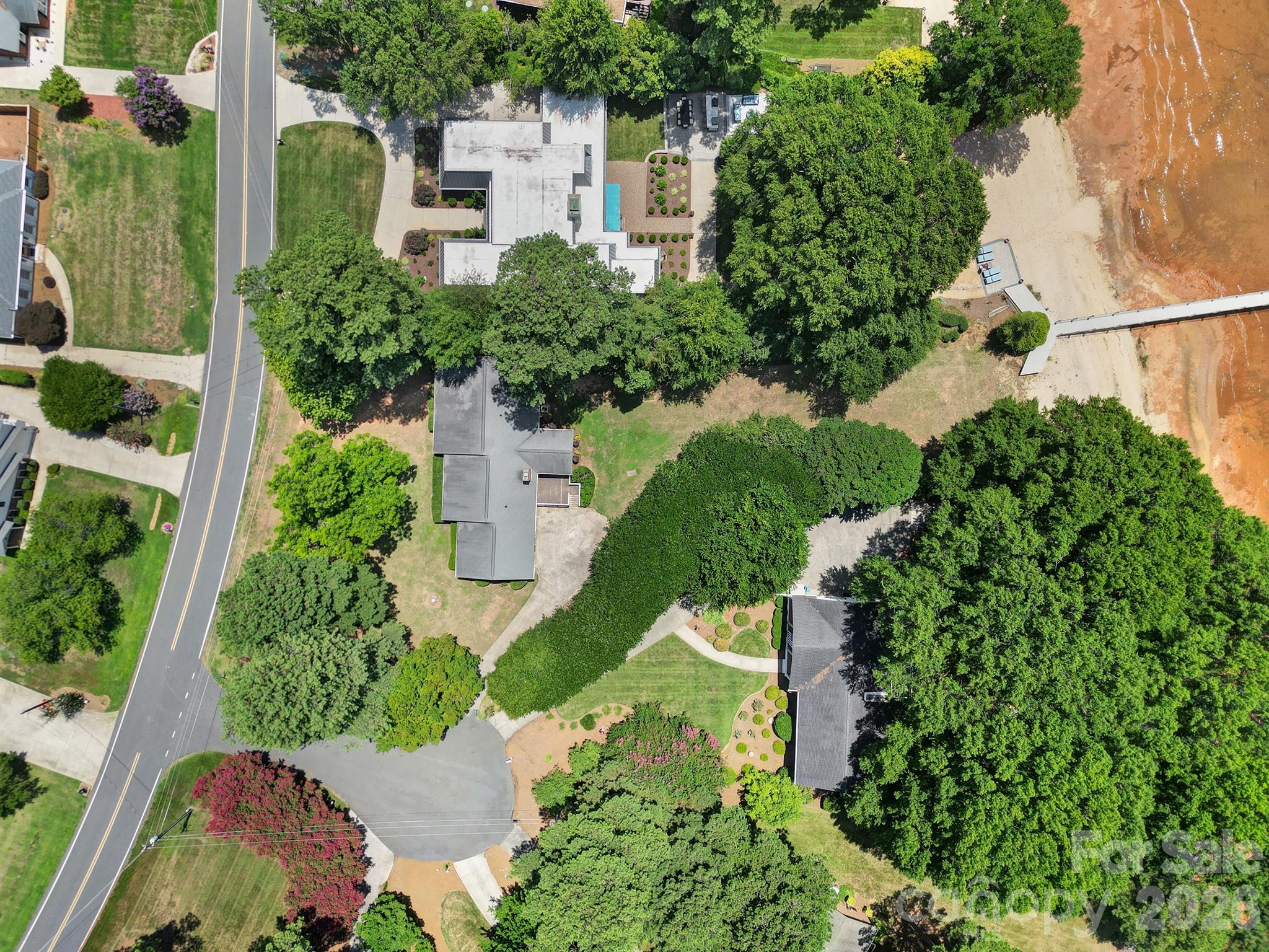 Single Family Residence at 704 Isle Of Pines Road, Mooresville, photo 7 of 25