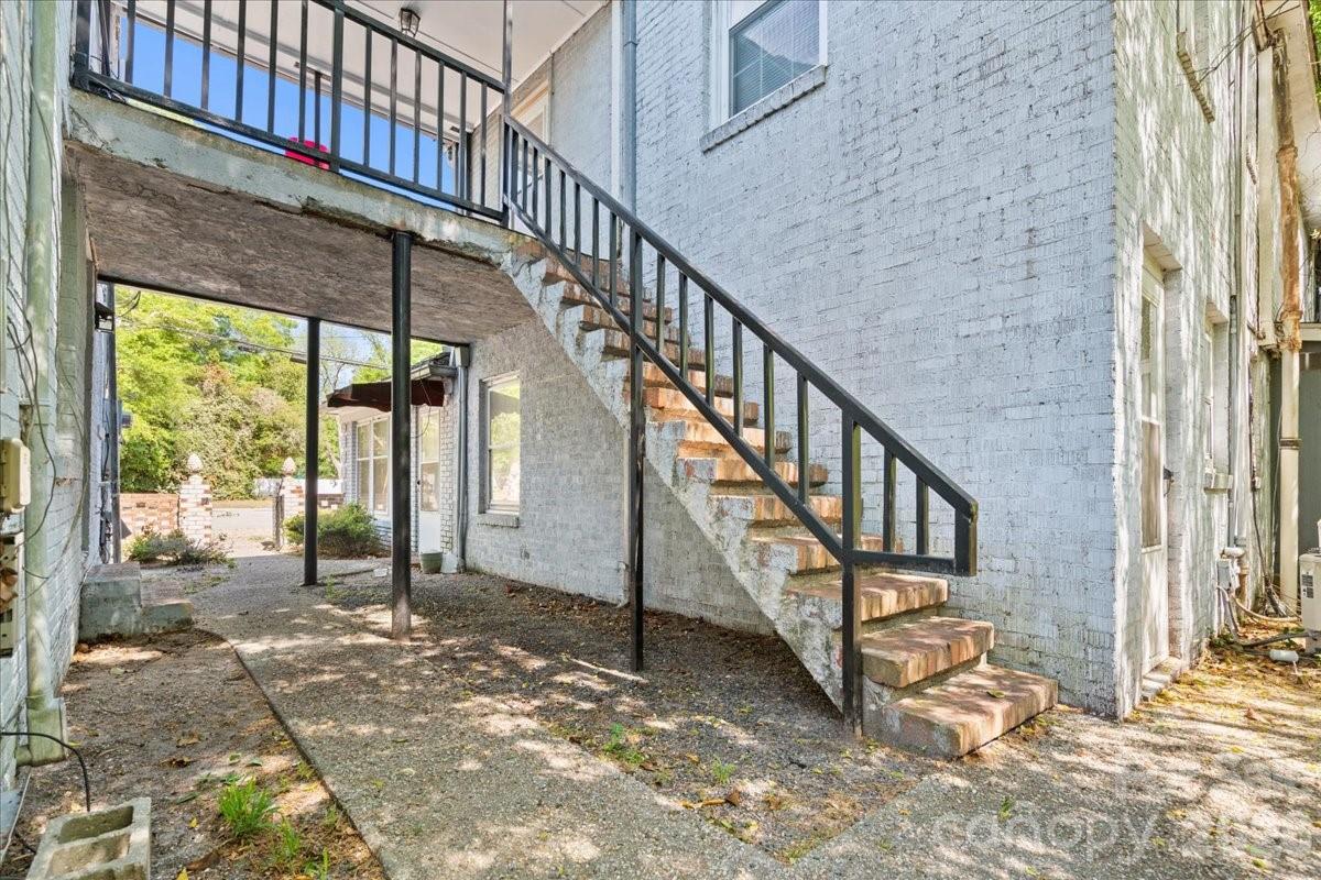 Apartment at 501 Church Street, Cheraw, photo 43 of 48