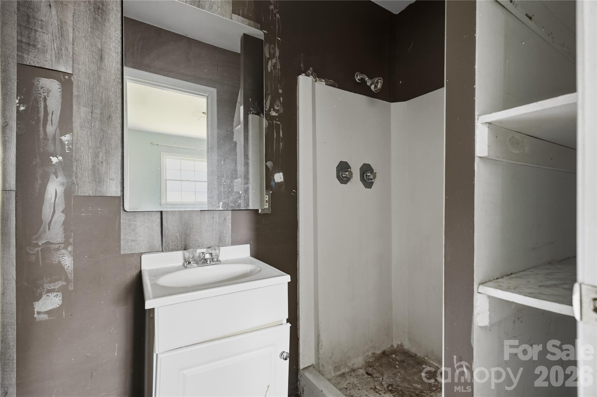 Single Family Residence at 307 Dutchman Avenue, Mount Holly, photo 14 of 18