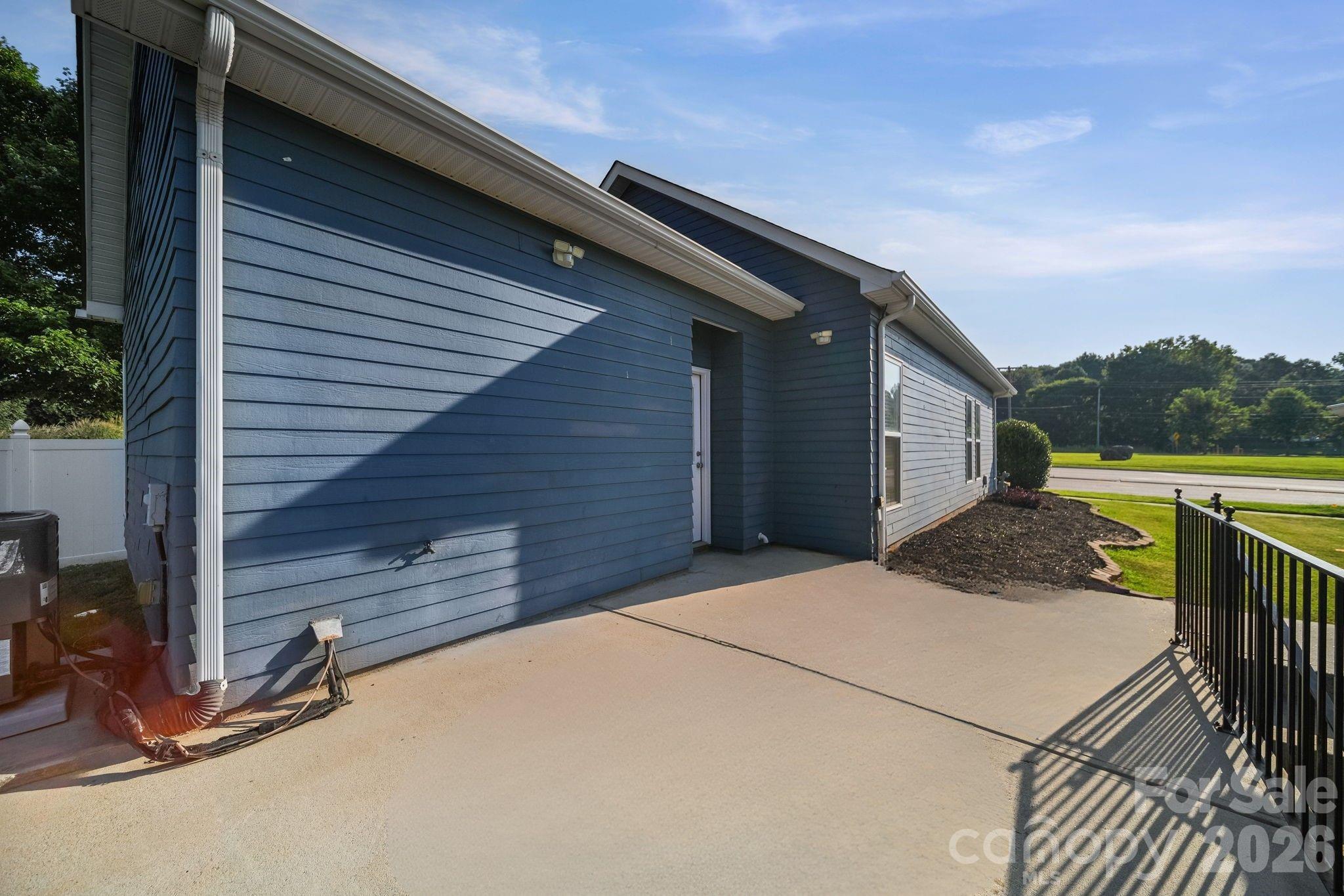 Patio - 4104 Vance Road N, Huntersville