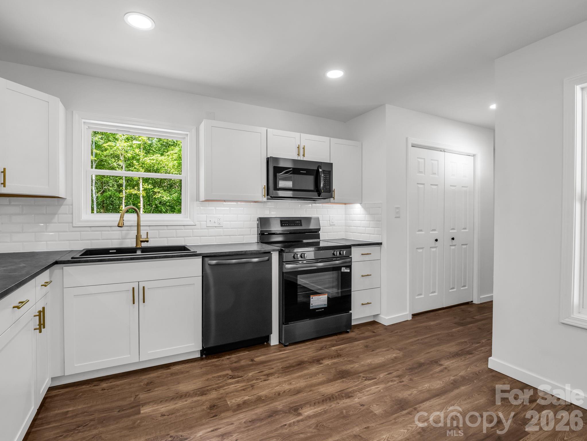 Single Family Residence at 314 Maryland Drive, Forest City, photo 10 of 24