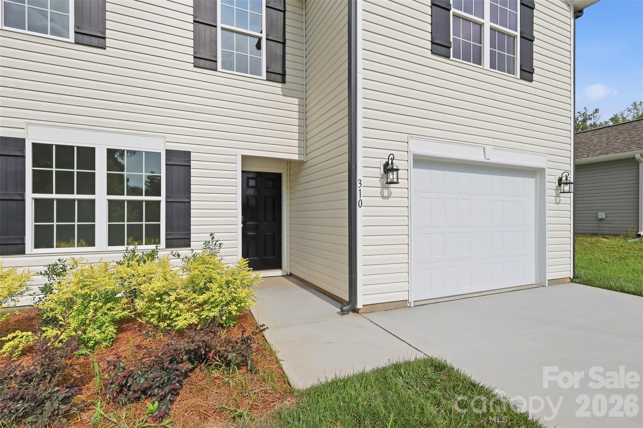 Single Family Residence at 310 Middleton Drive, Lexington, photo 3 of 24