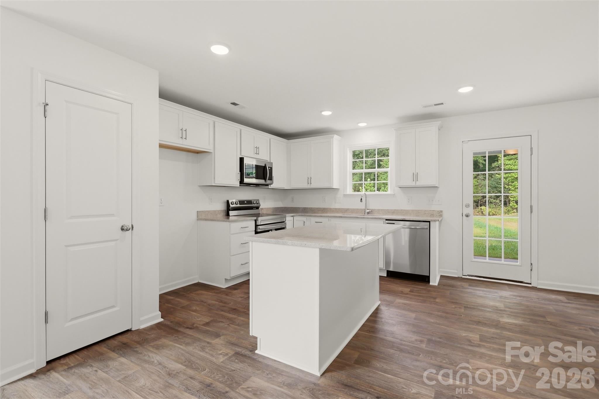 Single Family Residence at 310 Middleton Drive, Lexington, photo 6 of 24