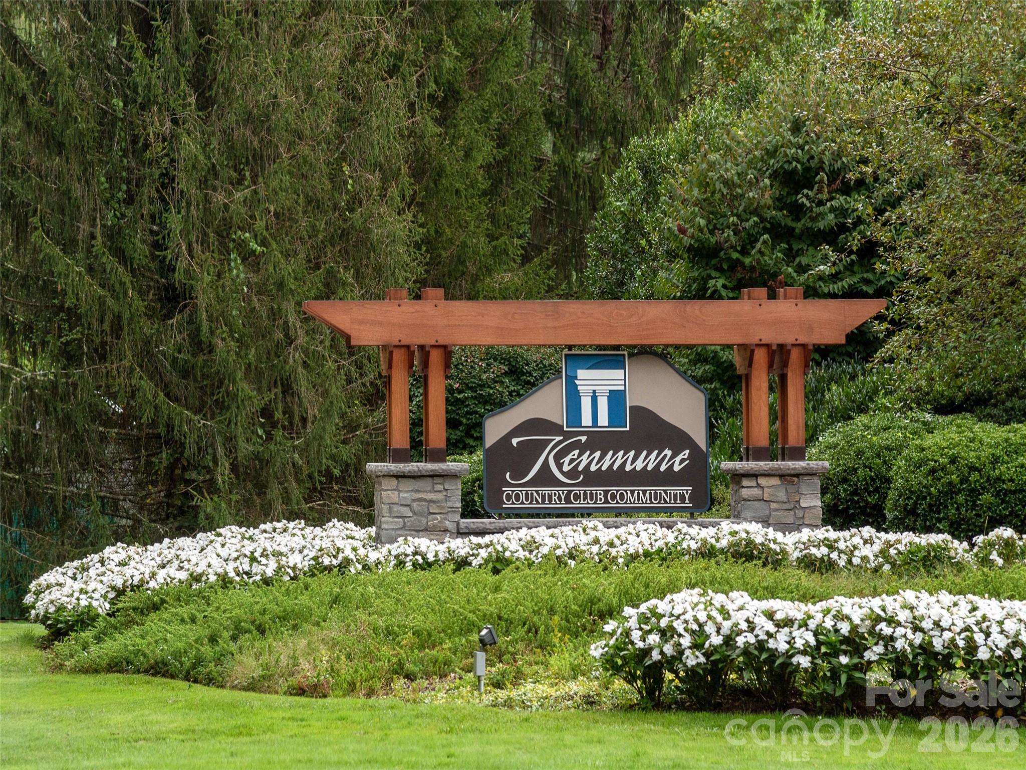 Welcome to Kenmure - 128 Pinnacle Peak Lane, Flat Rock