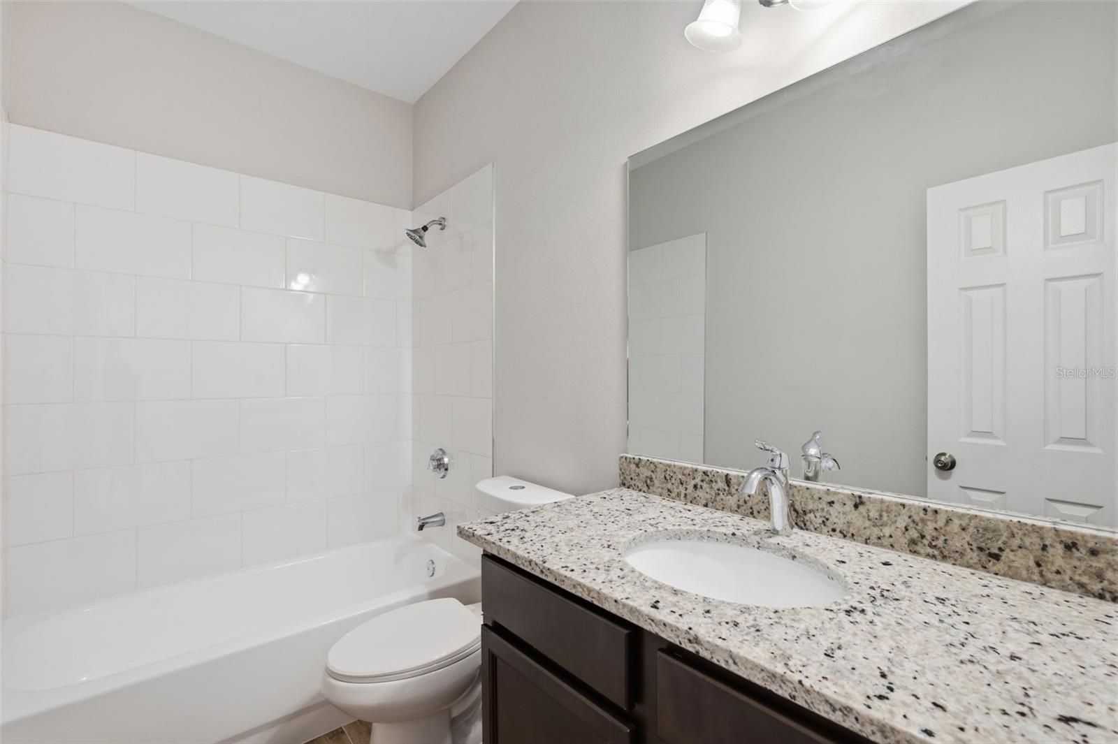 Townhouse at 7560 PLANTATION CIR, BRADENTON, photo 18 of 42