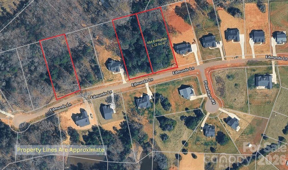 Single Family Residence at 484 Edmunds Lane, Clover, photo 4 of 34