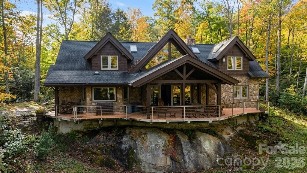 Single Family Residence at 165 Winding Trail, Burnsville, photo 2 of 45