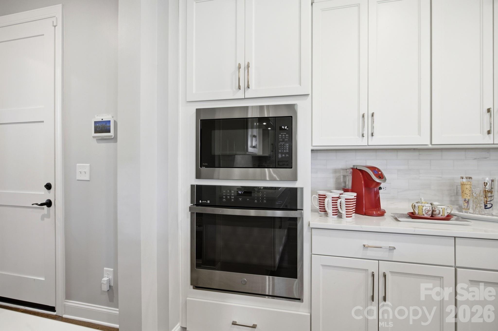 Single Family Residence at 104 Sisters Cove Court, Mooresville, photo 12 of 35