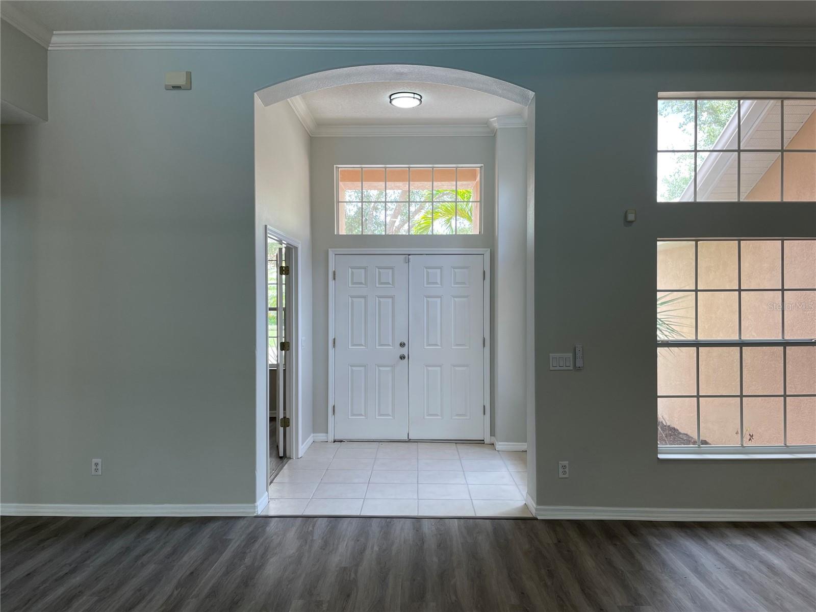 Entry - 6119 PALOMINO CIR, BRADENTON