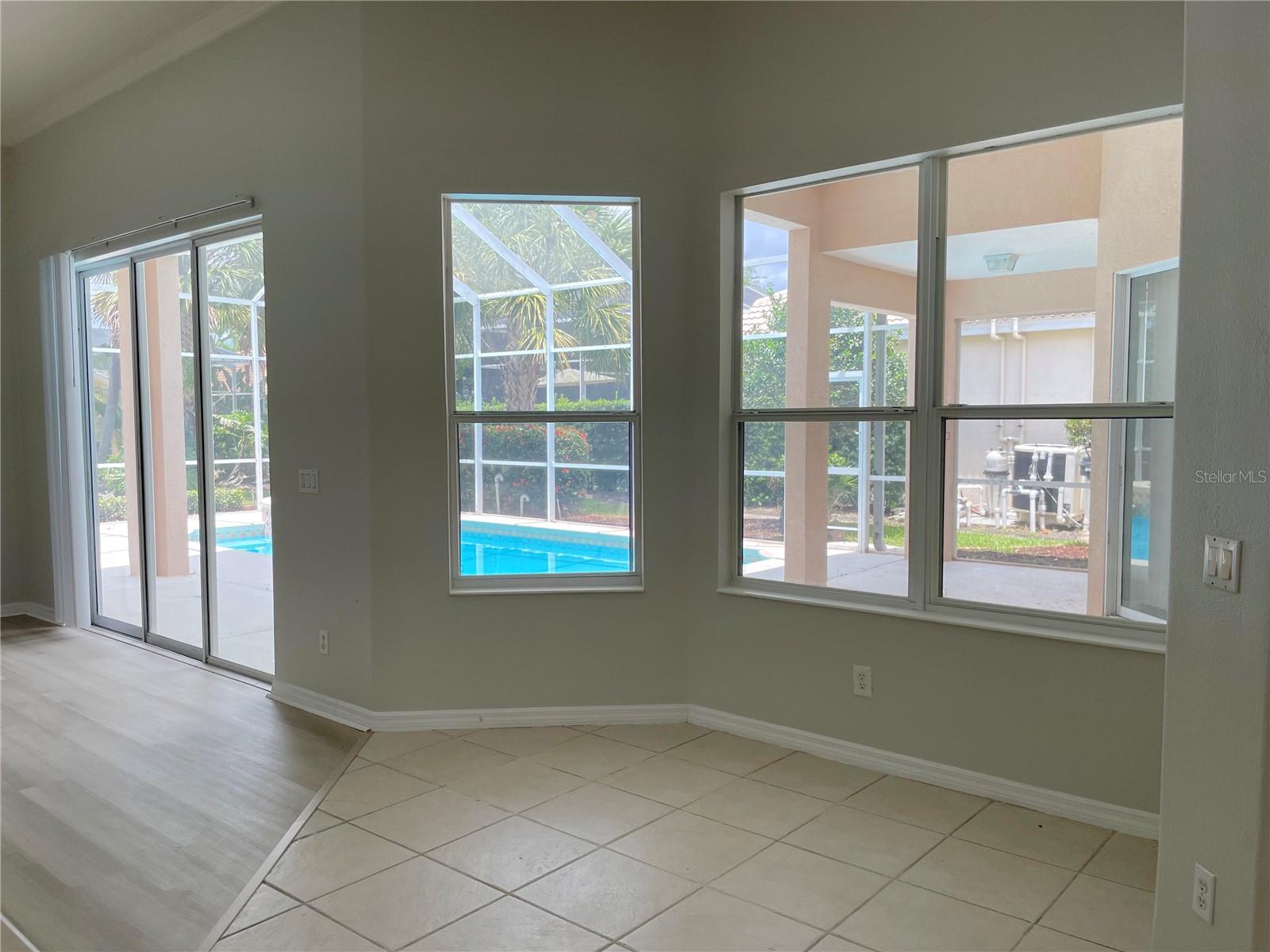 Breakfast Nook - 6119 PALOMINO CIR, BRADENTON